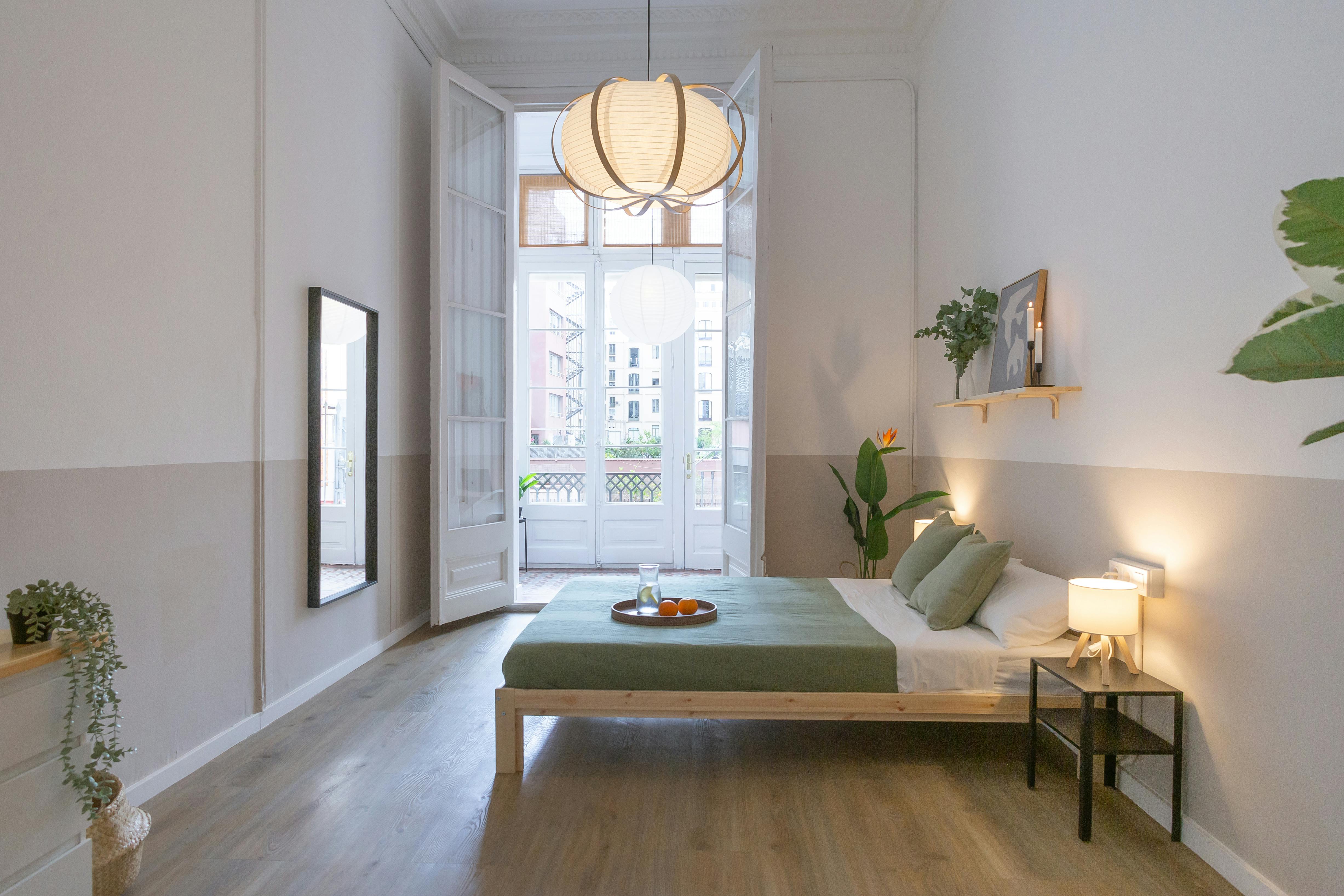 Carrer de Pau Claris, Barcelona preview