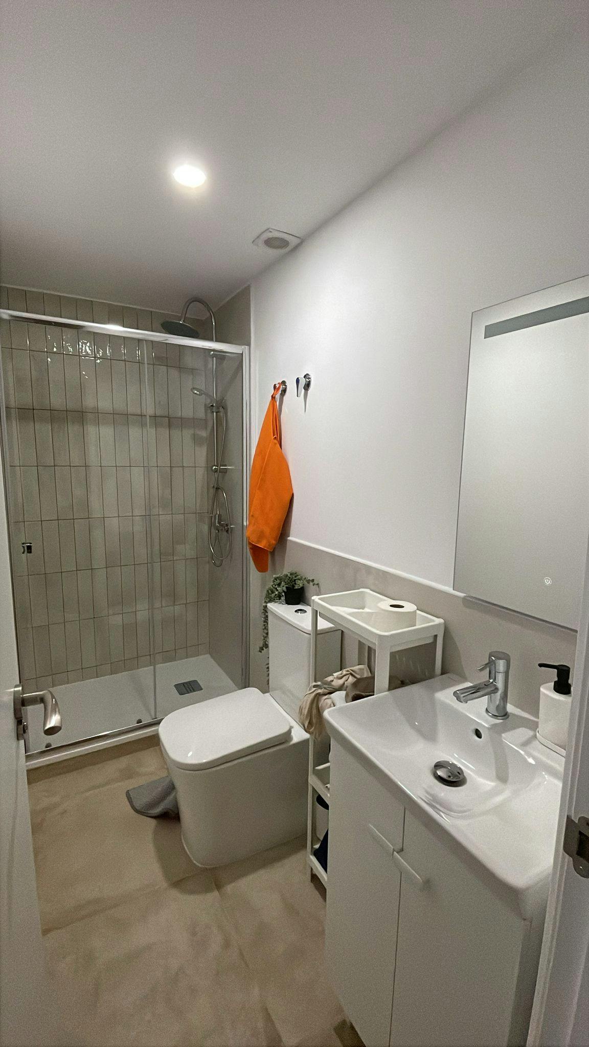 Single room Xirivella, 1 bed, 10m² — photo 8