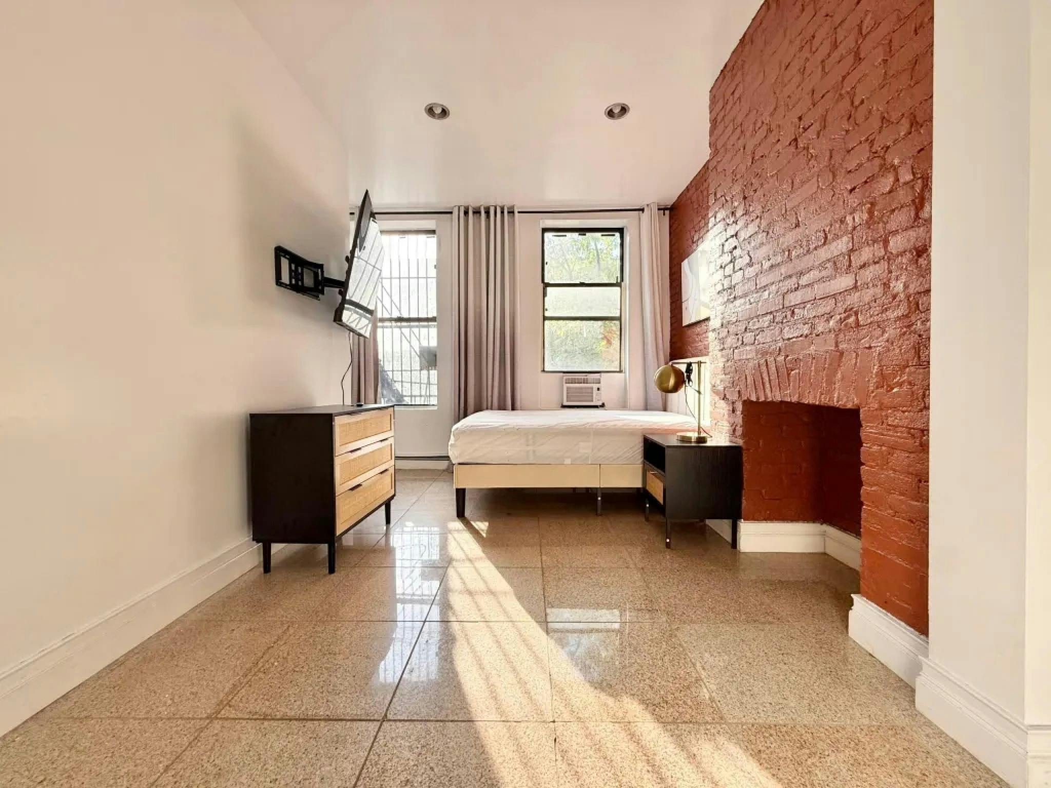 WG-Zimmer zu mieten für $1,400 pro Monat in New York City, 2nd Avenue