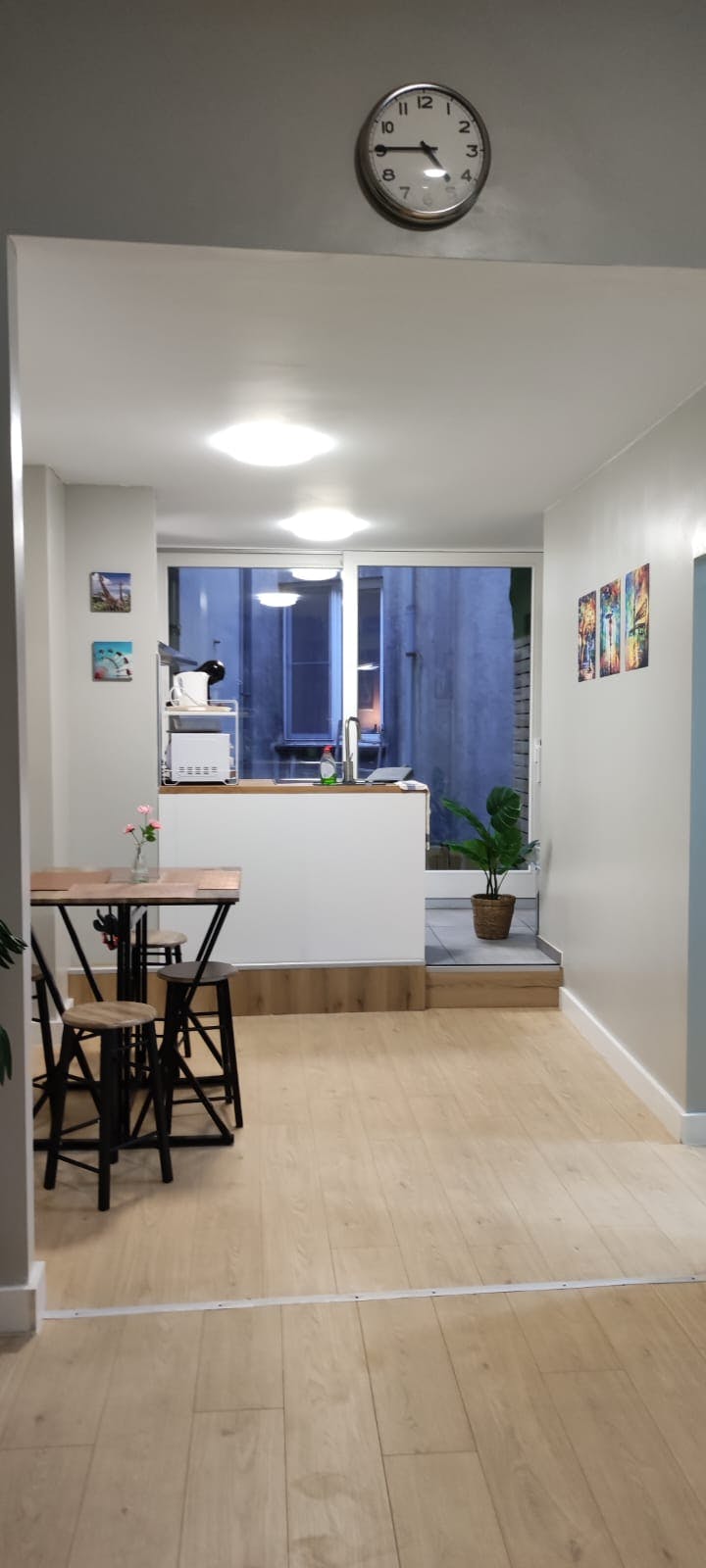 Rue des Eperonniers, Brussels preview