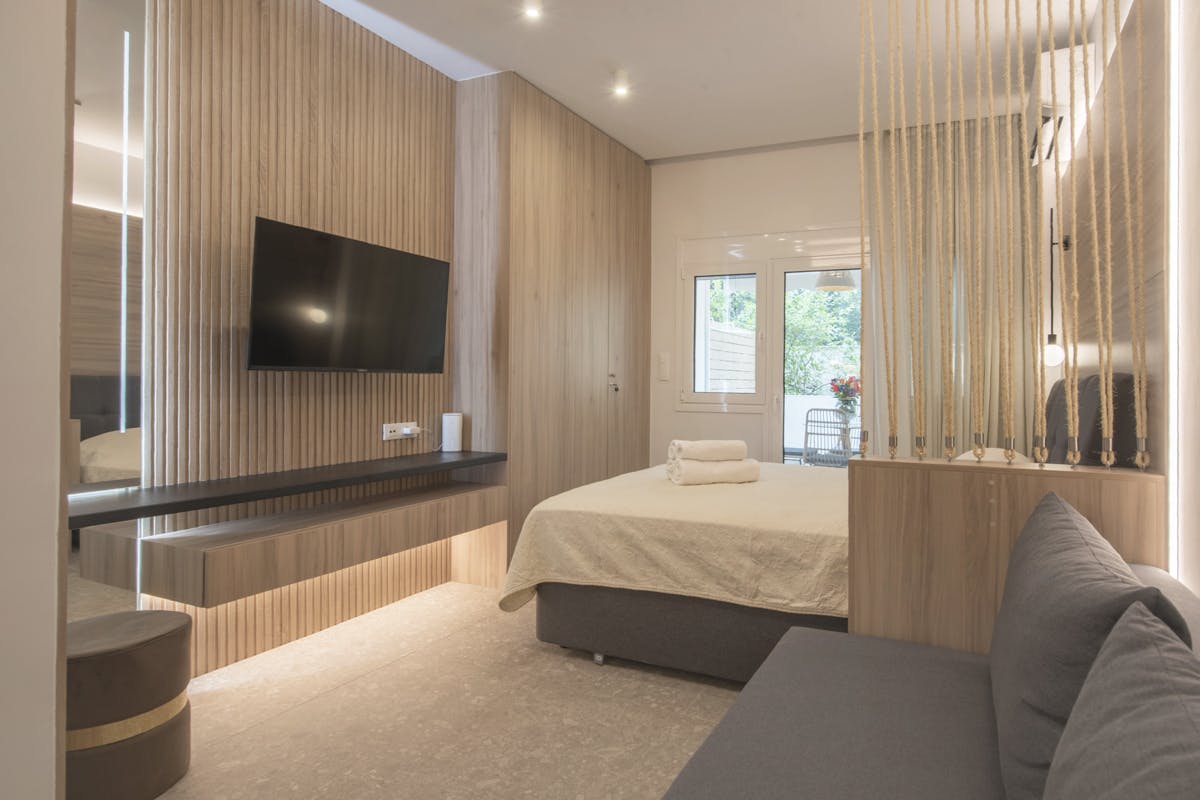 Politechneiou, Athina preview