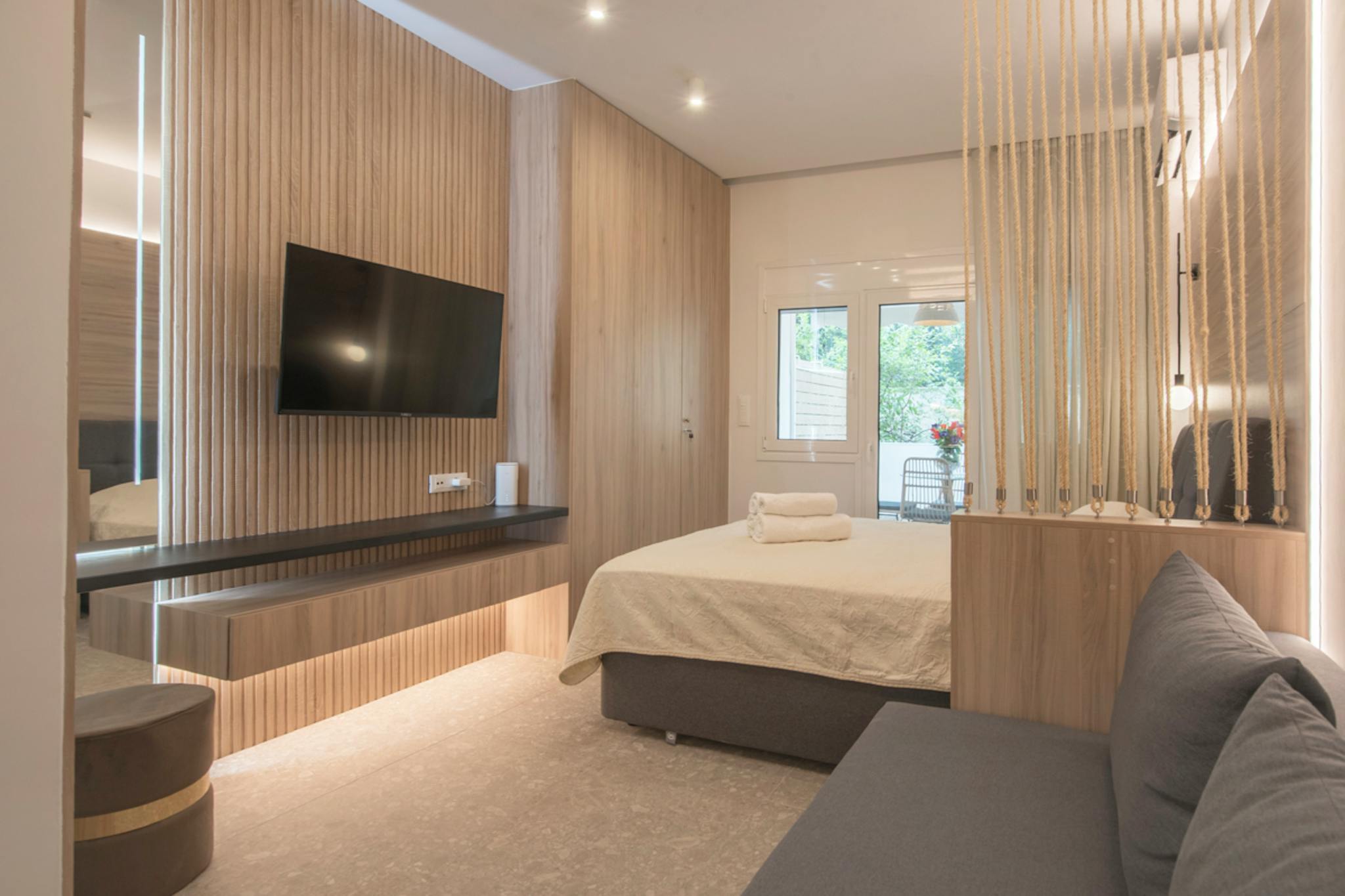 Politechneiou, Athina preview