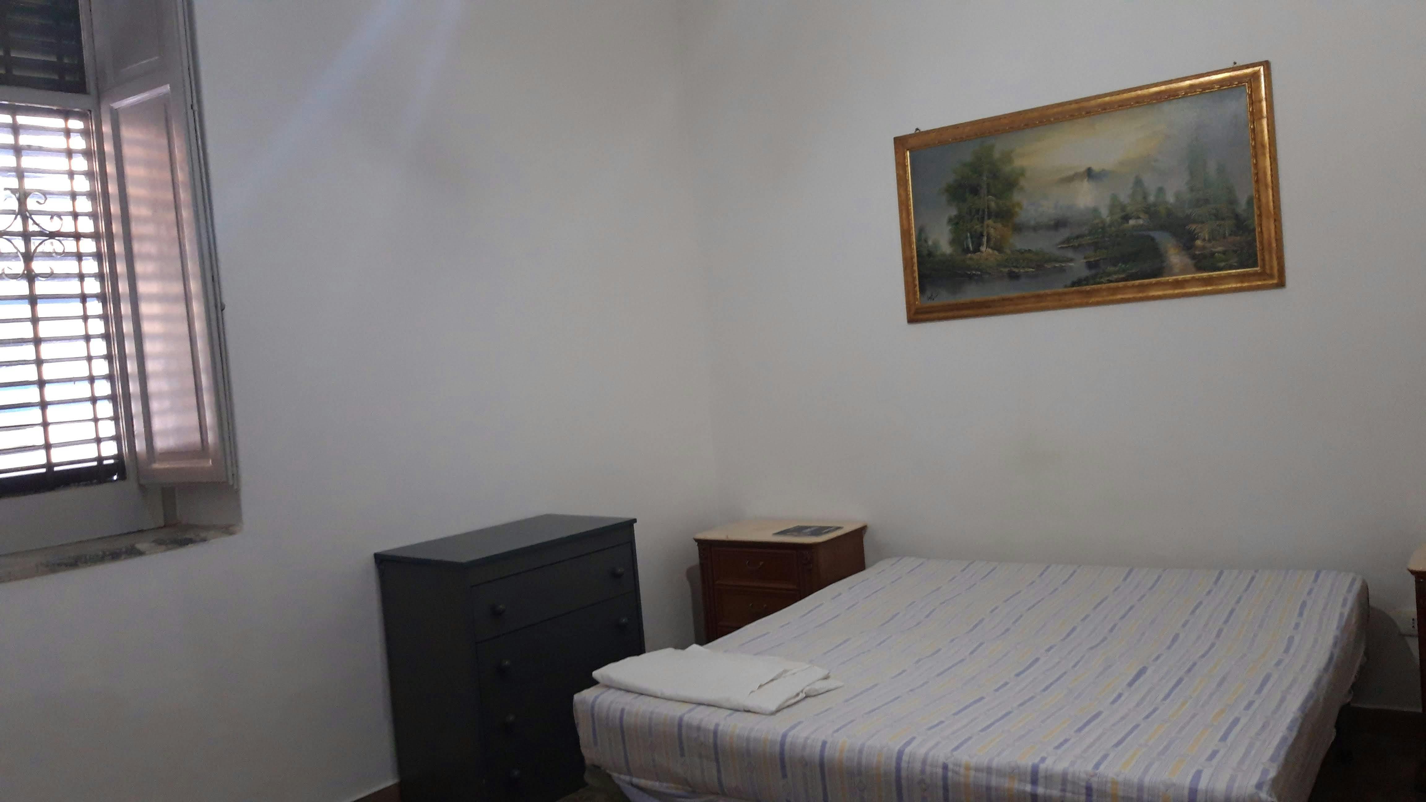 Private room for rent for €350 per month in Palermo, Via Filippo Corazza