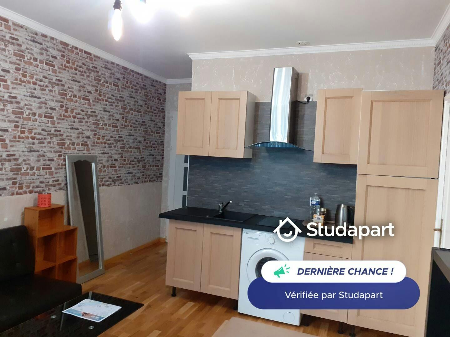 Apartment for rent for €1,400 per month in Bordeaux, Place de la Victoire