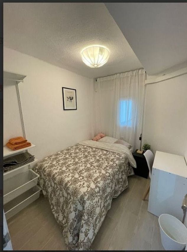 Single room Valencia, 1 bed, 5m² — photo 1