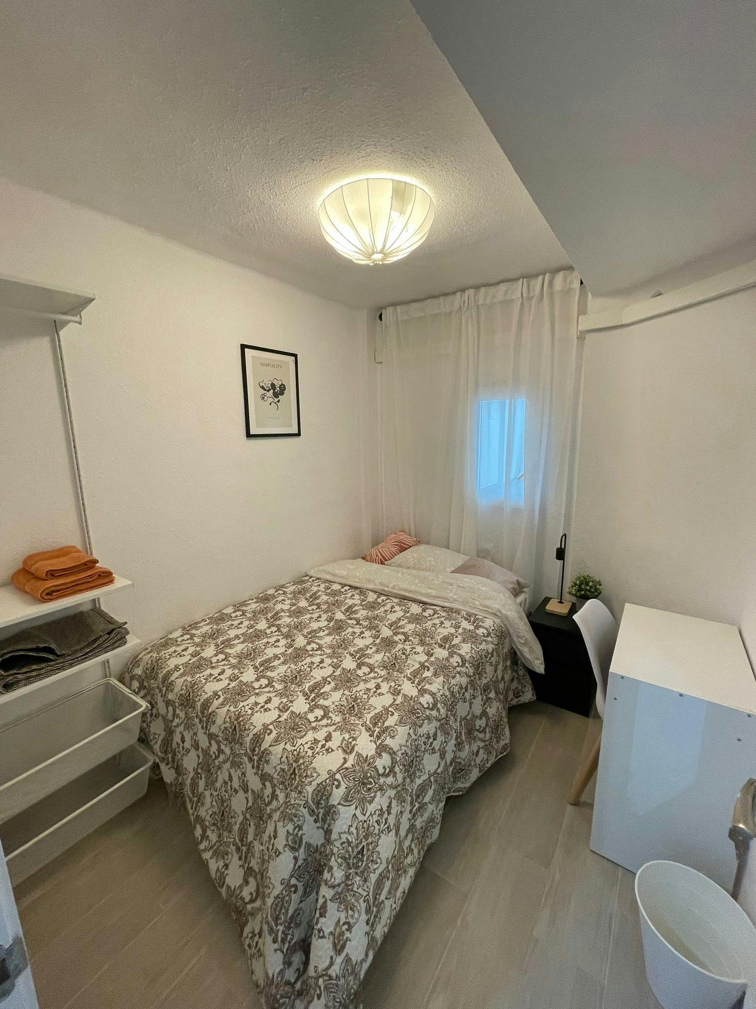 Carrer de Francisco Moreno Usedo, Valencia preview