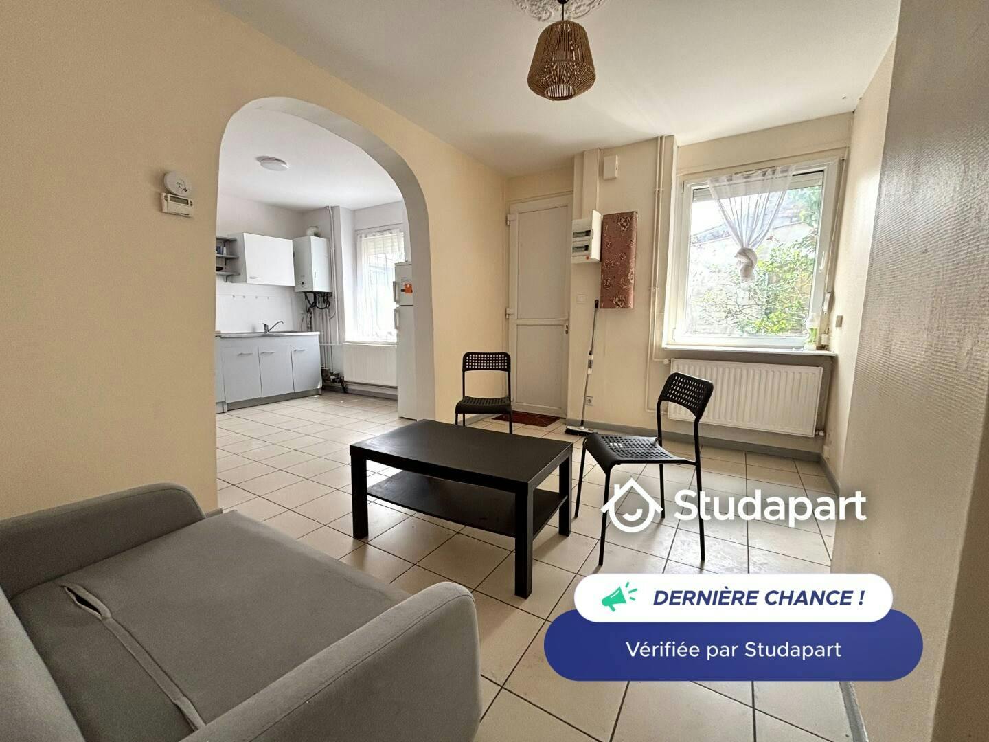Huis te huur voor € 750 per maand in Roubaix, Boulevard Montesquieu