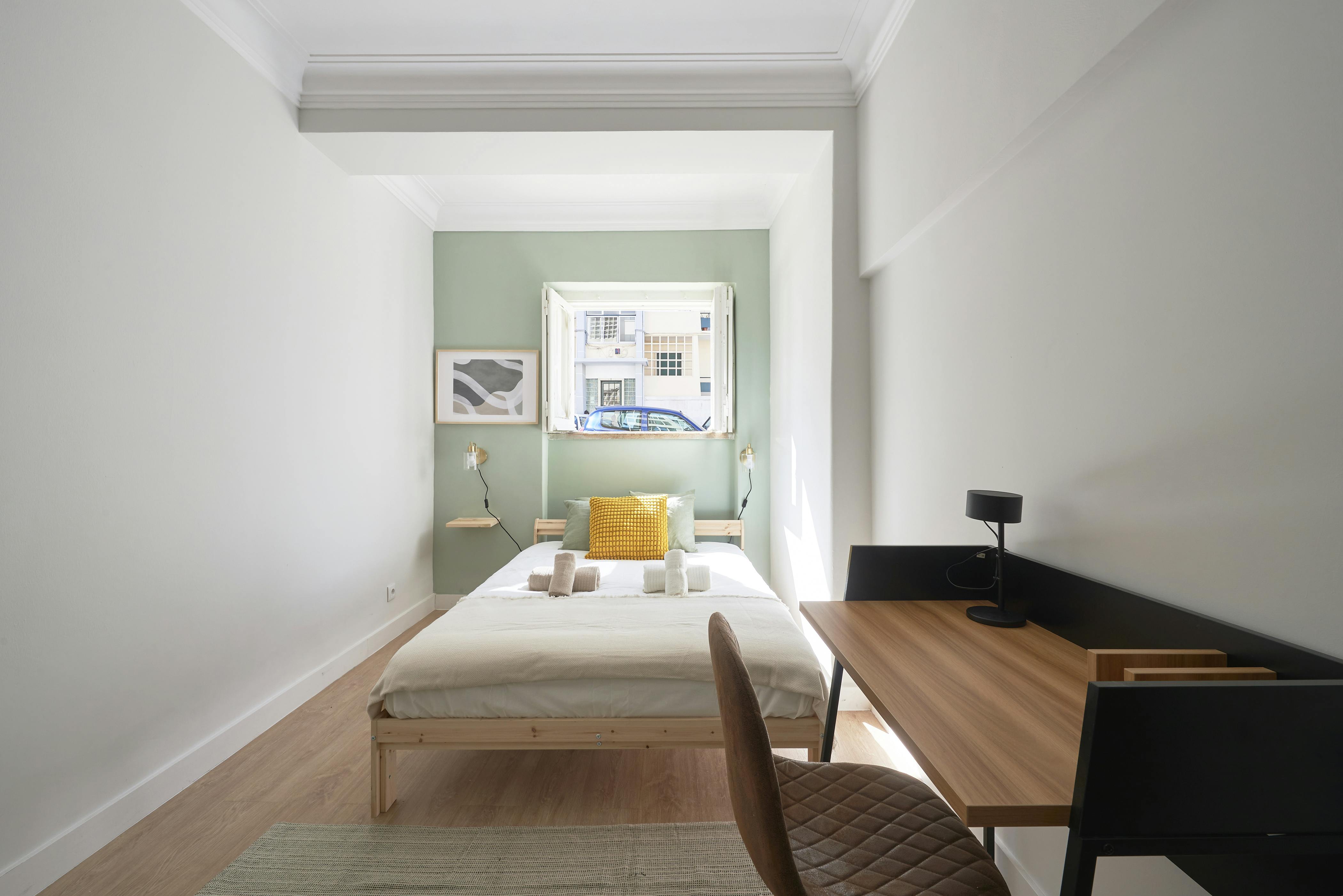 Private room for rent for €650 per month in Lisbon, Rua Guilhermina Suggia