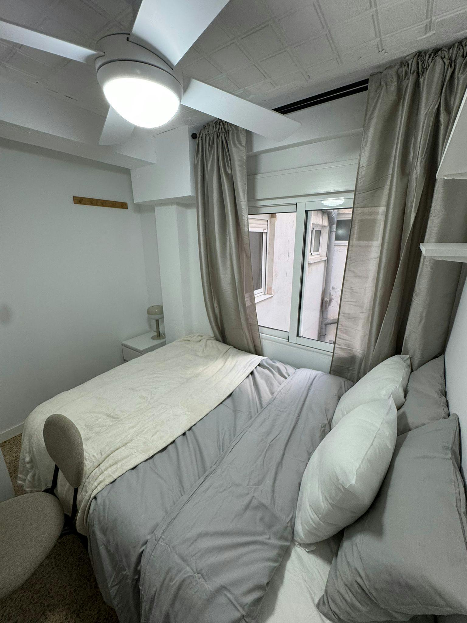 Отдельная комната сдается в аренду за 245 € в месяц в Alaquàs, Avinguda d'Ausiàs March