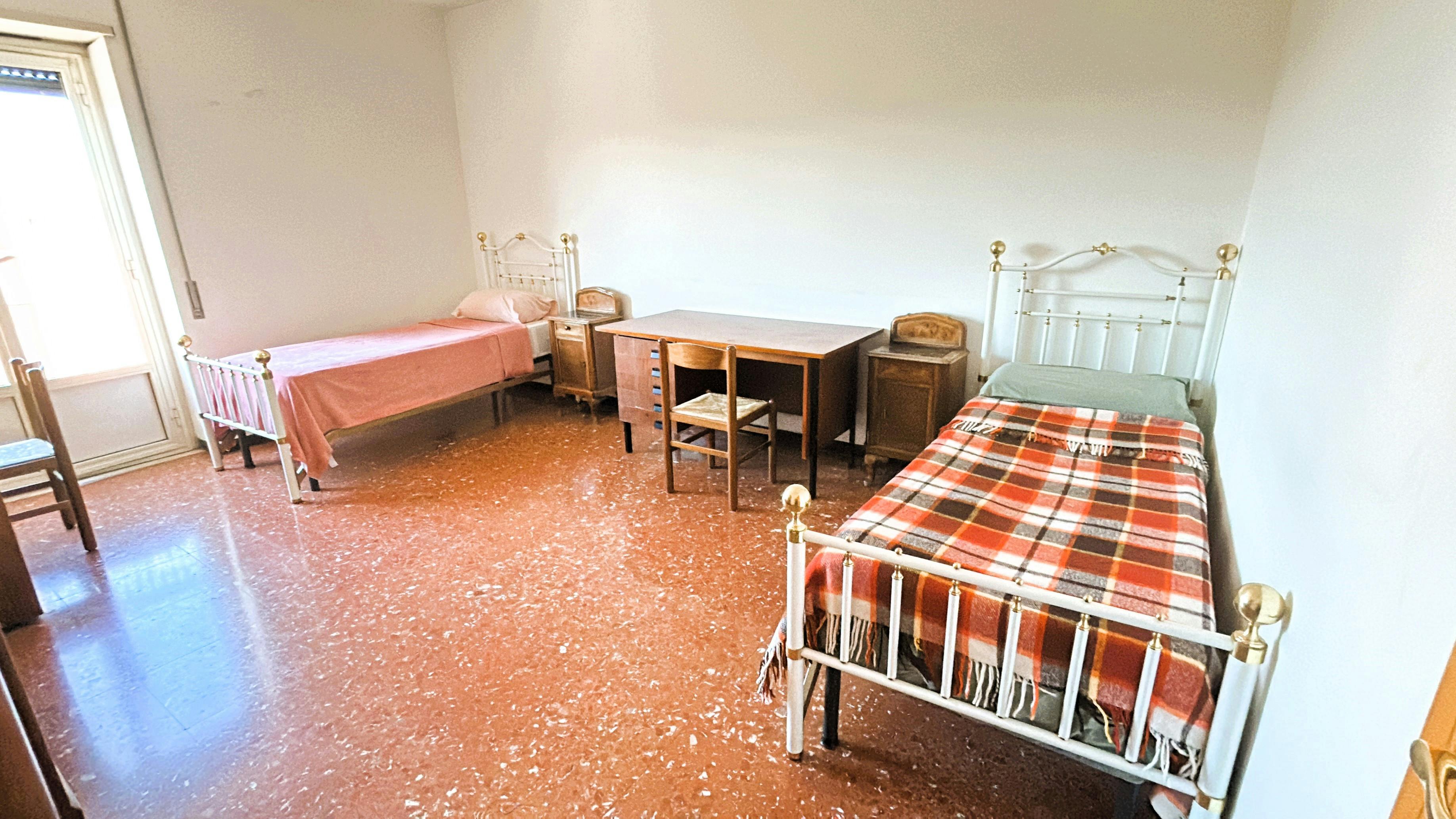 Double room Rome, 1 bed, 35m² — photo 3