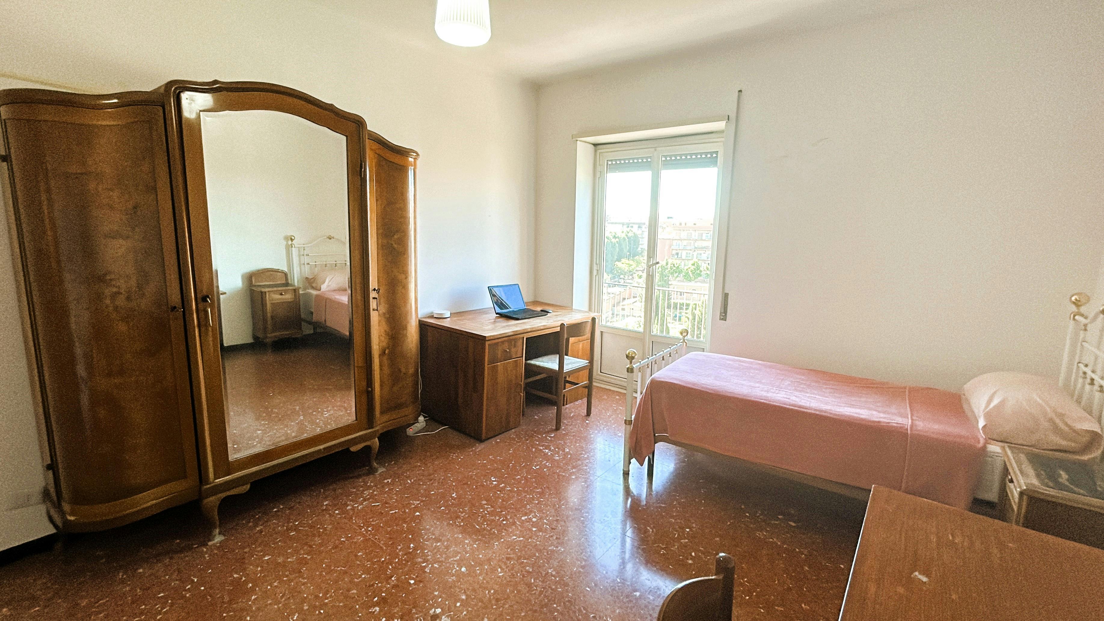 Double room Rome, 1 bed, 35m² — photo 6