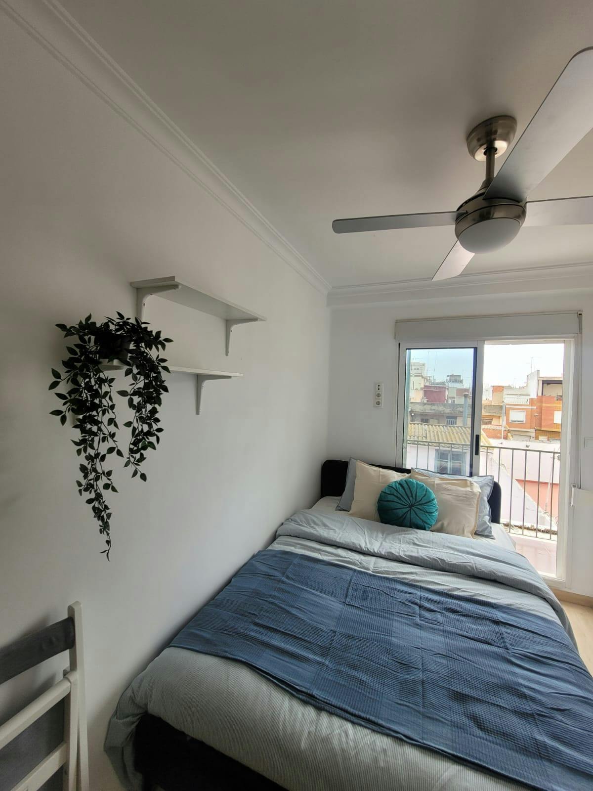 Отдельная комната сдается в аренду за 315 € в месяц в Albal, Carrer Santa Anna