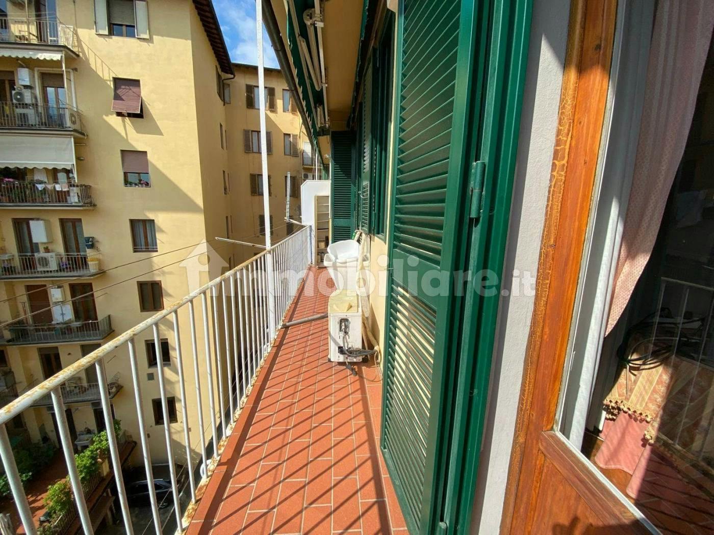 Single room Florence, 1 bed, 22m² — photo 5