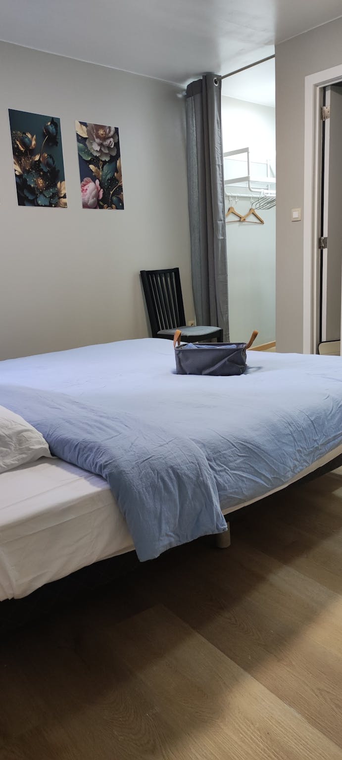 Rue des Eperonniers, Brussels preview