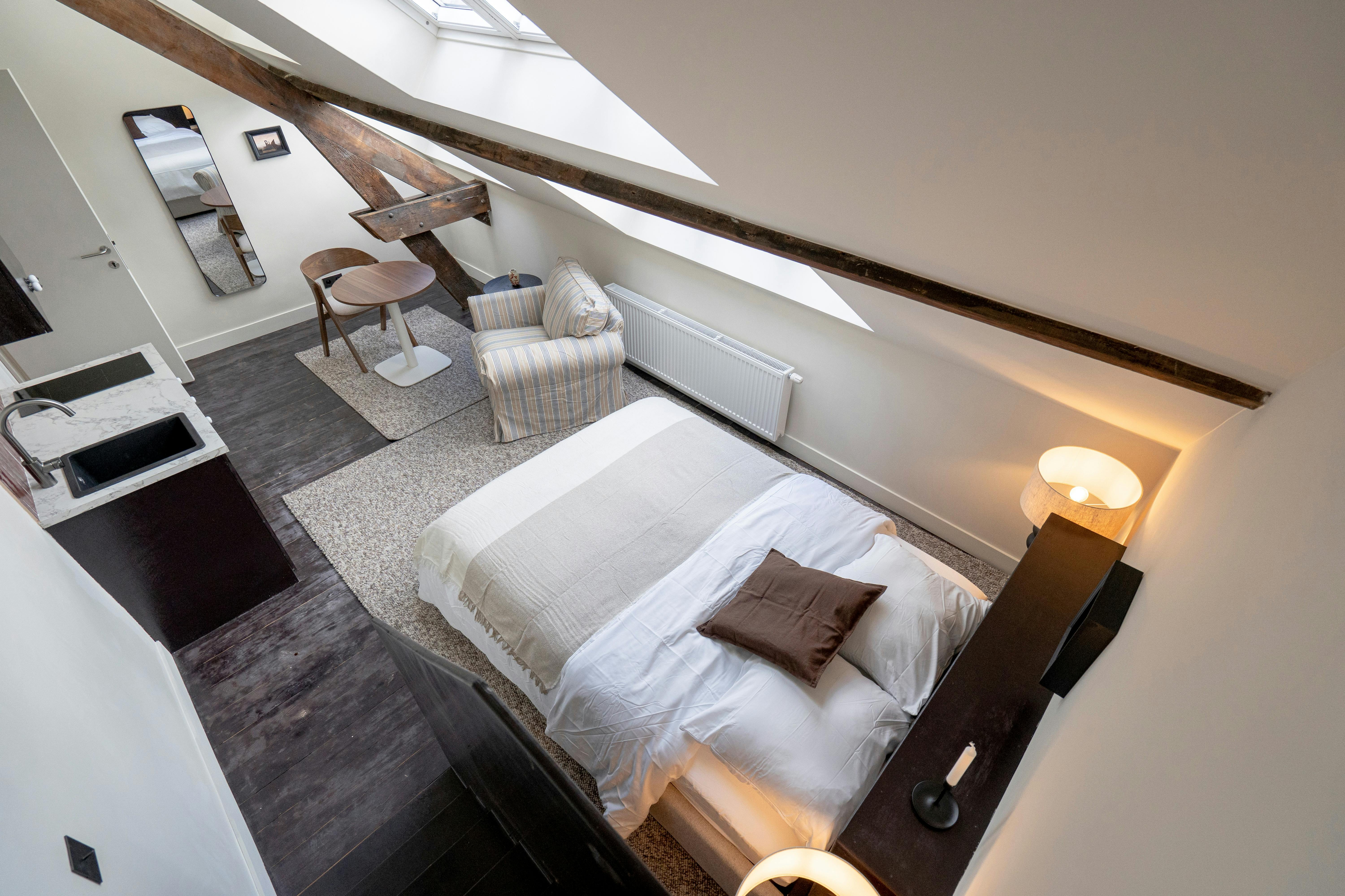 Студия сдается в аренду за 1 195 € в месяц в Antwerpen, Oudesteenweg