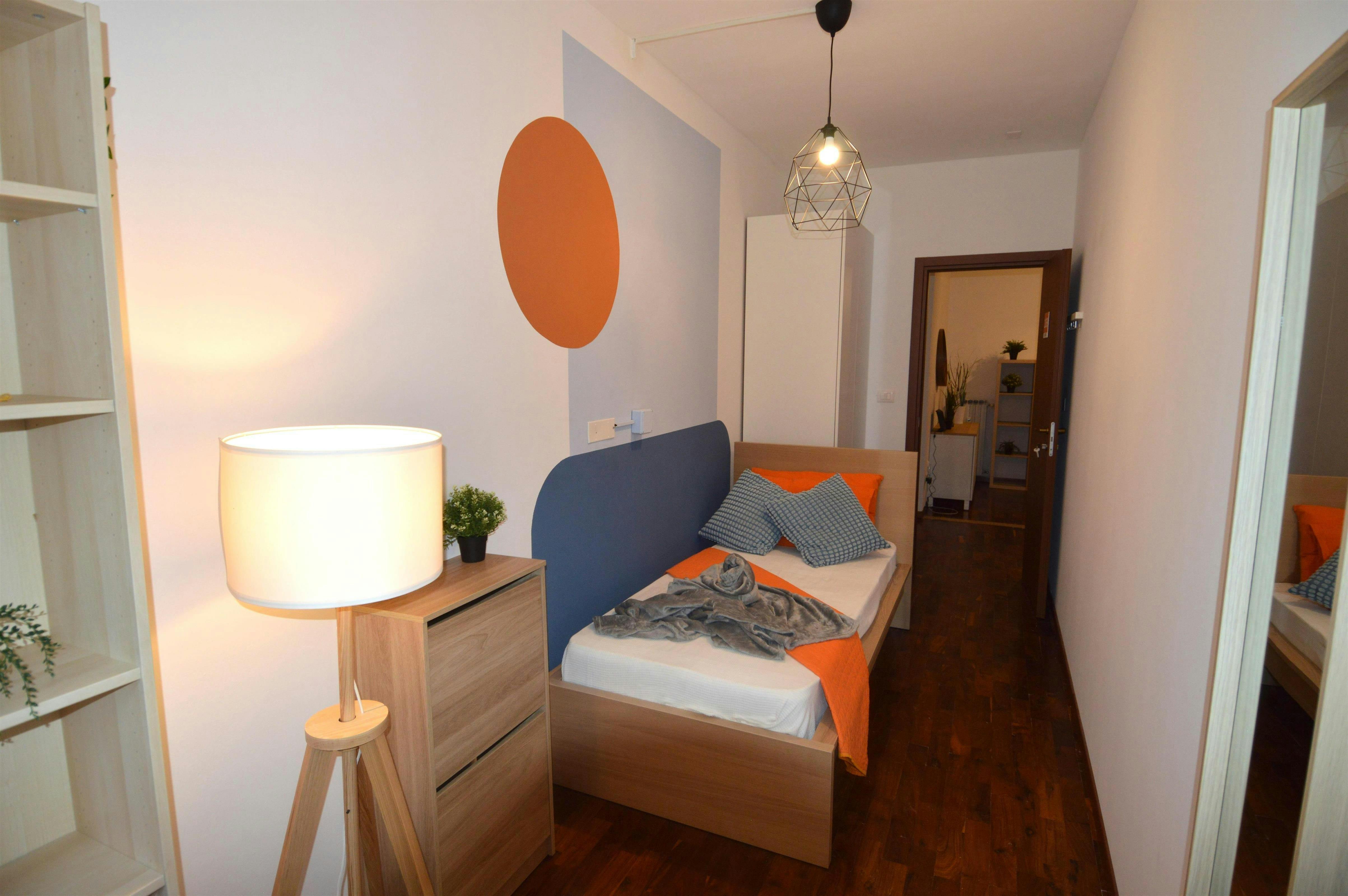 Private room in Via Pietro Giardini, Modena (1640509) room image 2