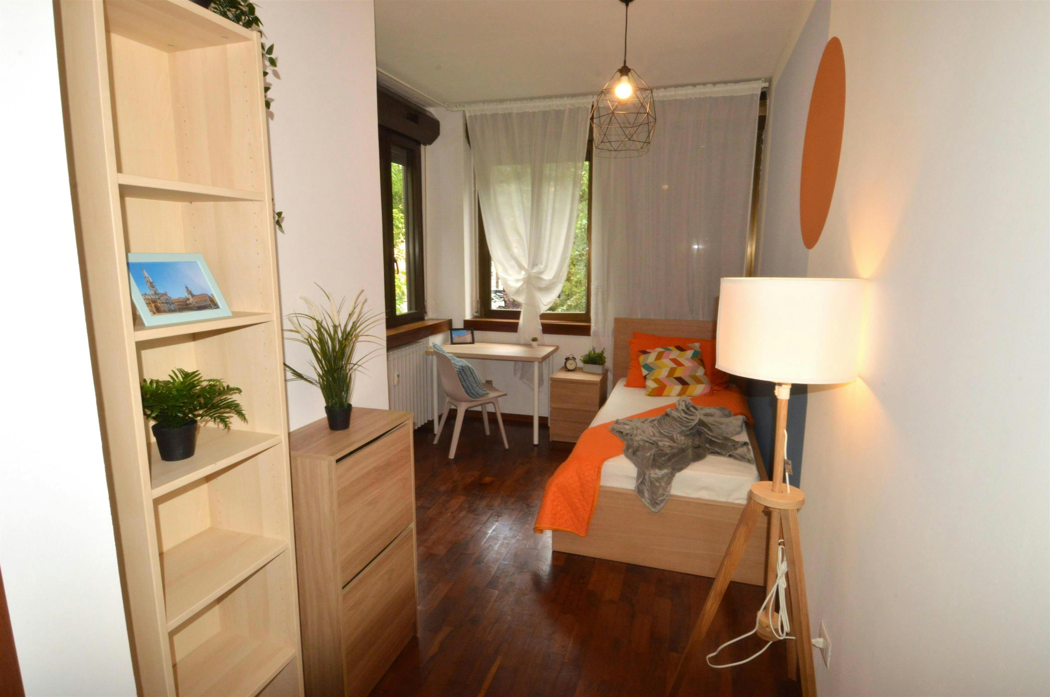 Private room in Via Pietro Giardini, Modena (1640516) room image 2