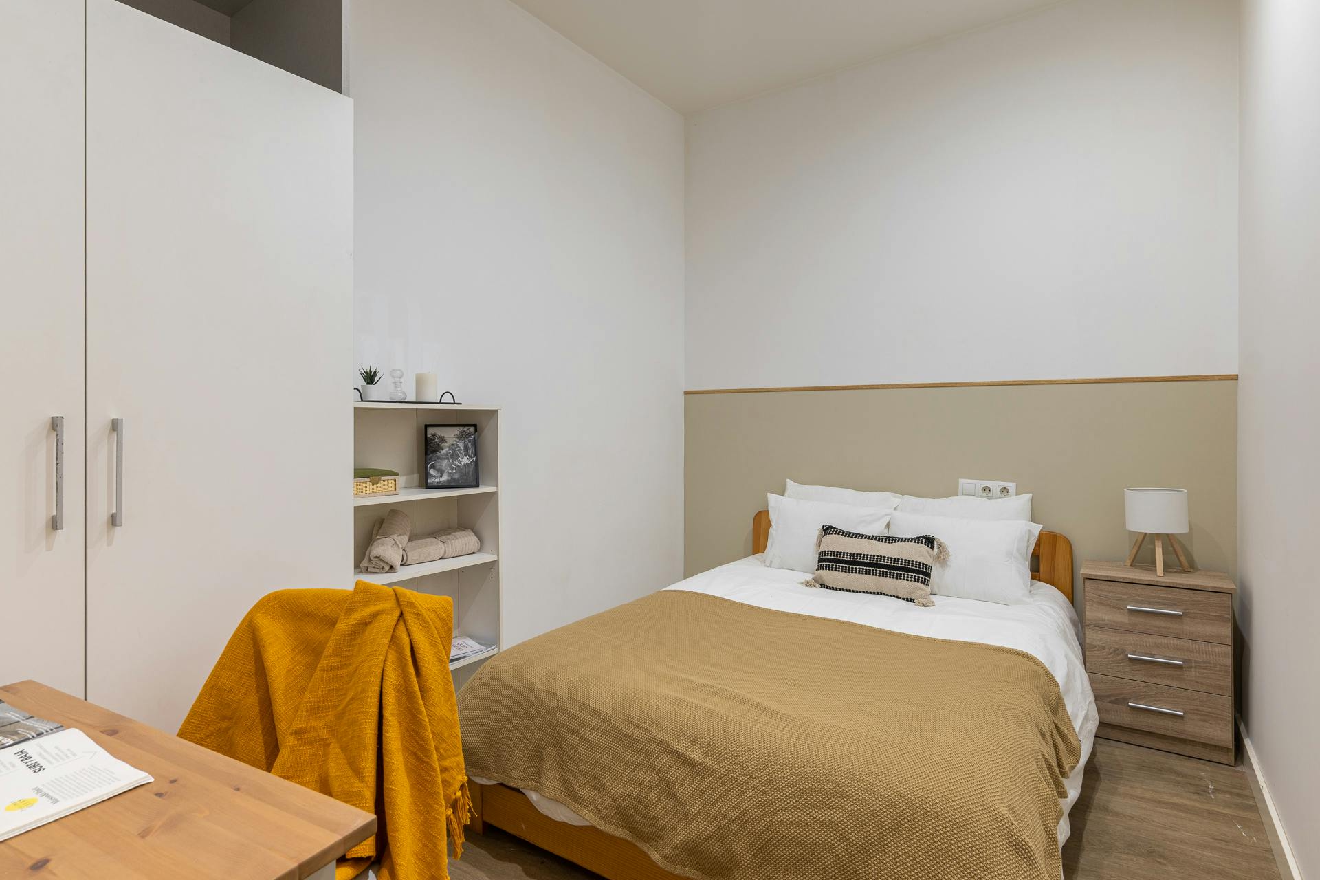 Private room for rent for €650 per month in Barcelona, Carrer de l'Hospital
