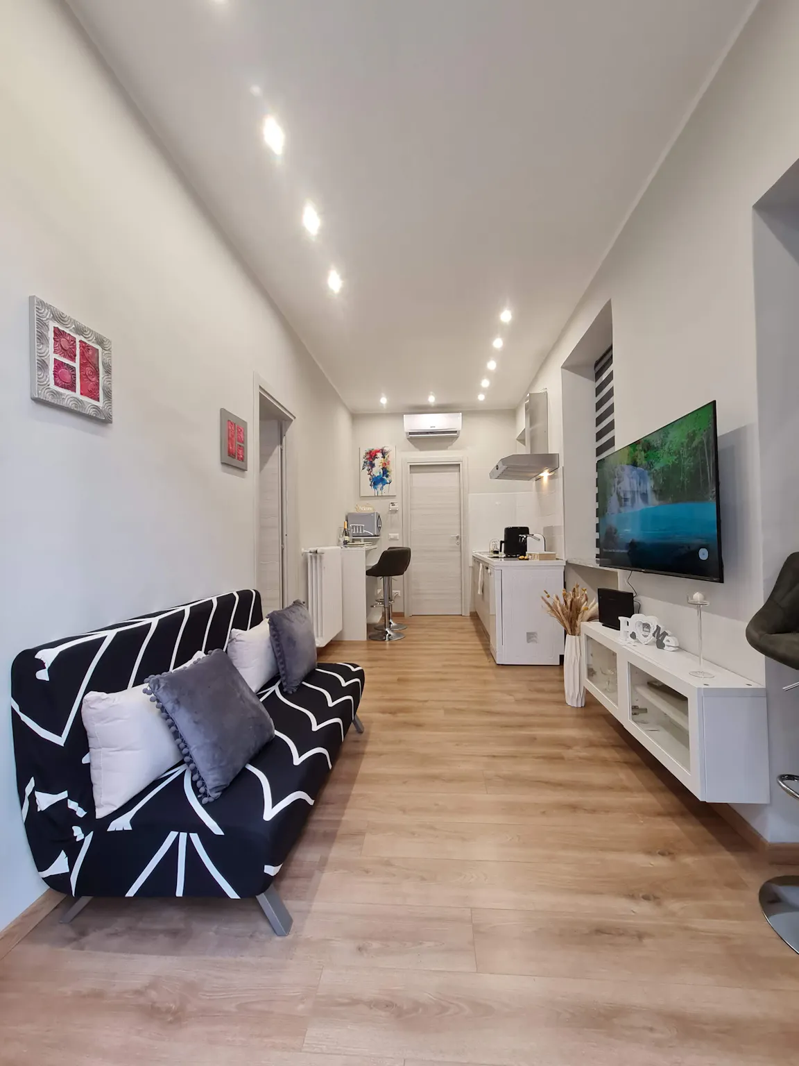 1-Bedroom Apartment in Via Rubiana, Turin (1640628) ROOM
