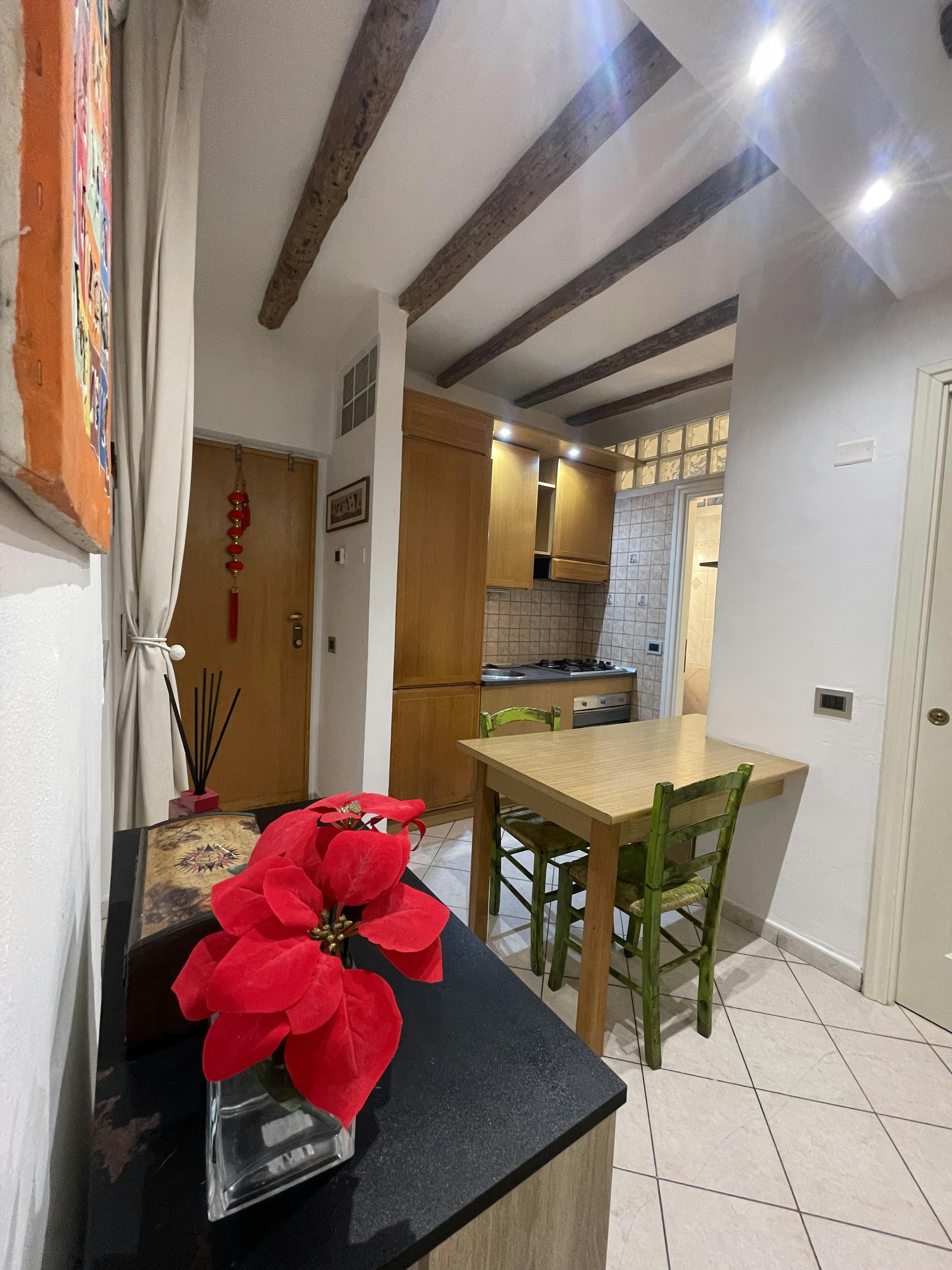 Apartment for rent for €1,000 per month in Milan, Via della Chiesa Rossa