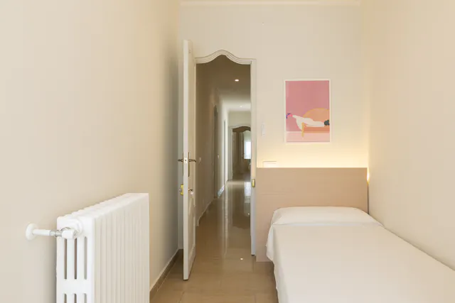 Private room in Carrer de Ciscar, Valencia (1640653) room image 1
