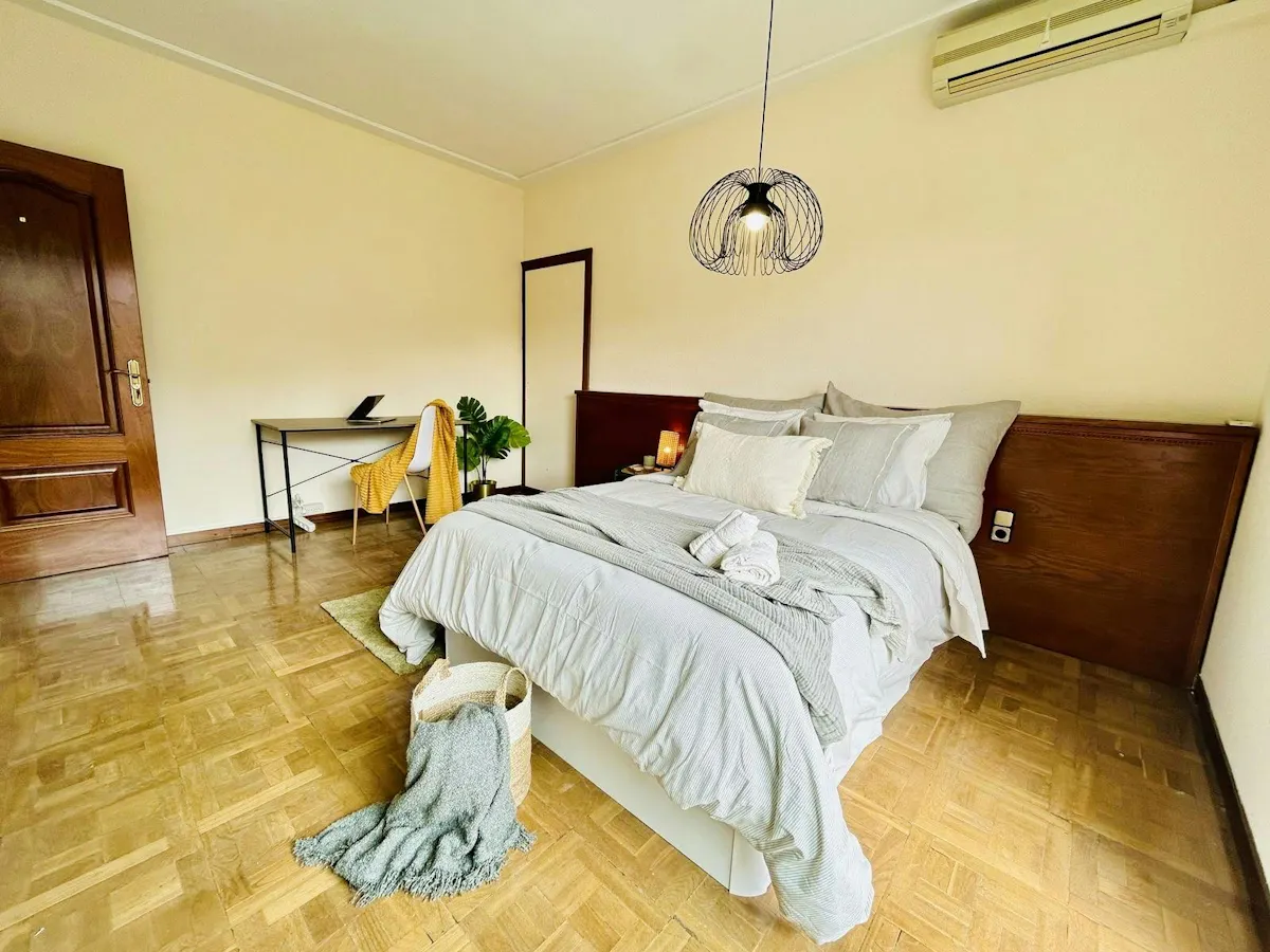 Private room in Carrer de Balmes, Barcelona (1640699) ROOM