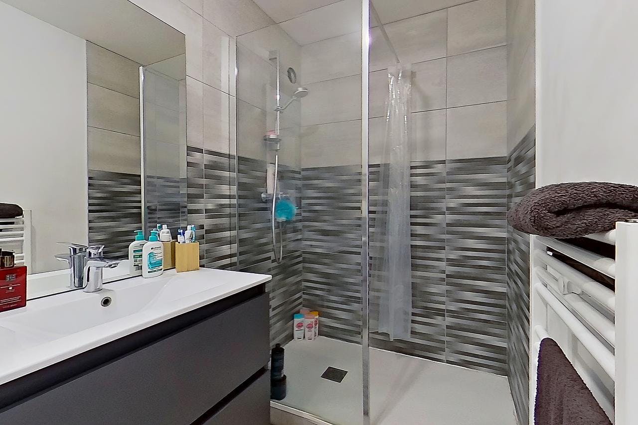 Single room Valence, 1 bed — photo 10