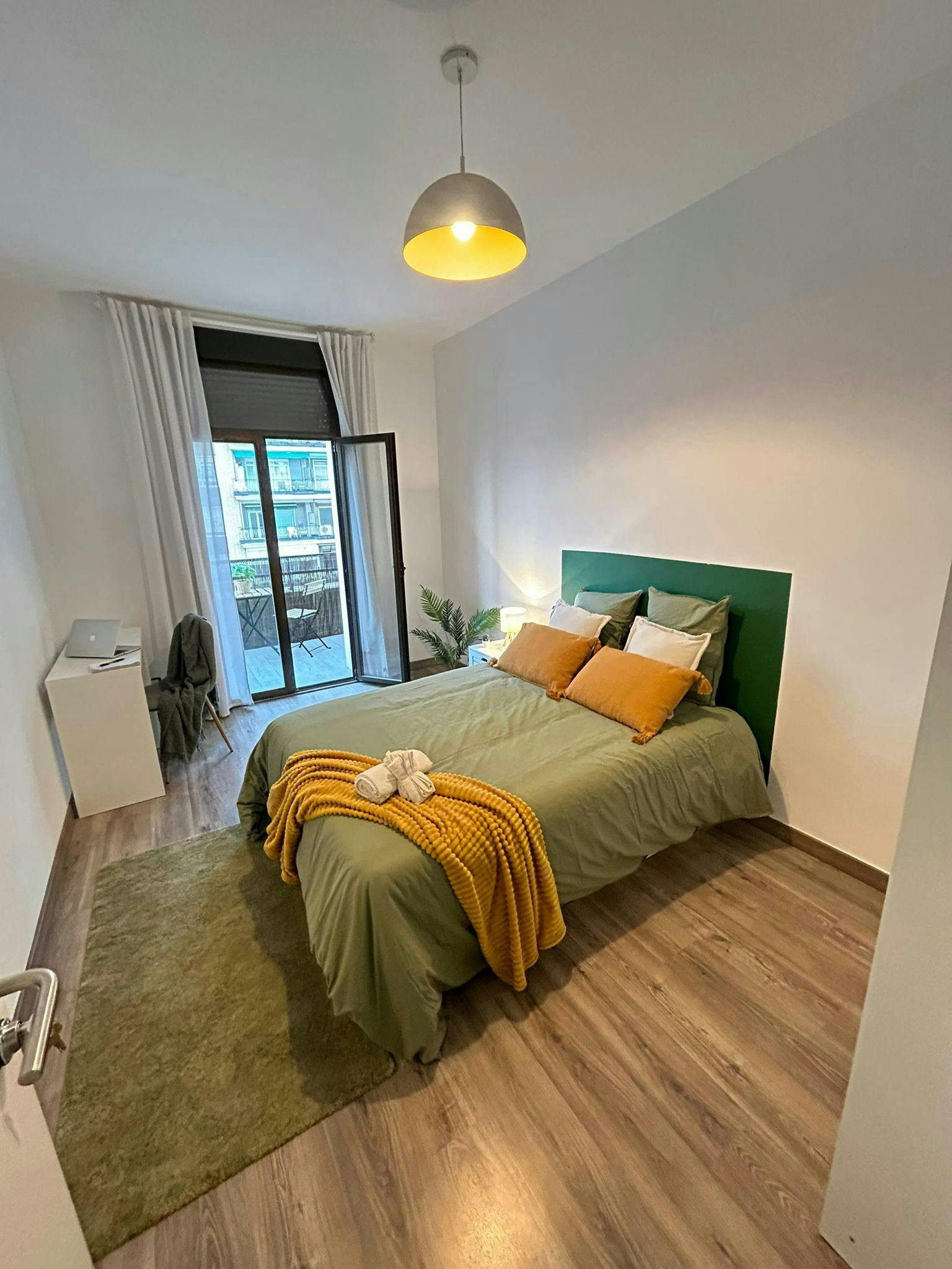 Private room for rent for €540 per month in Valencia, Carrer de Xàtiva
