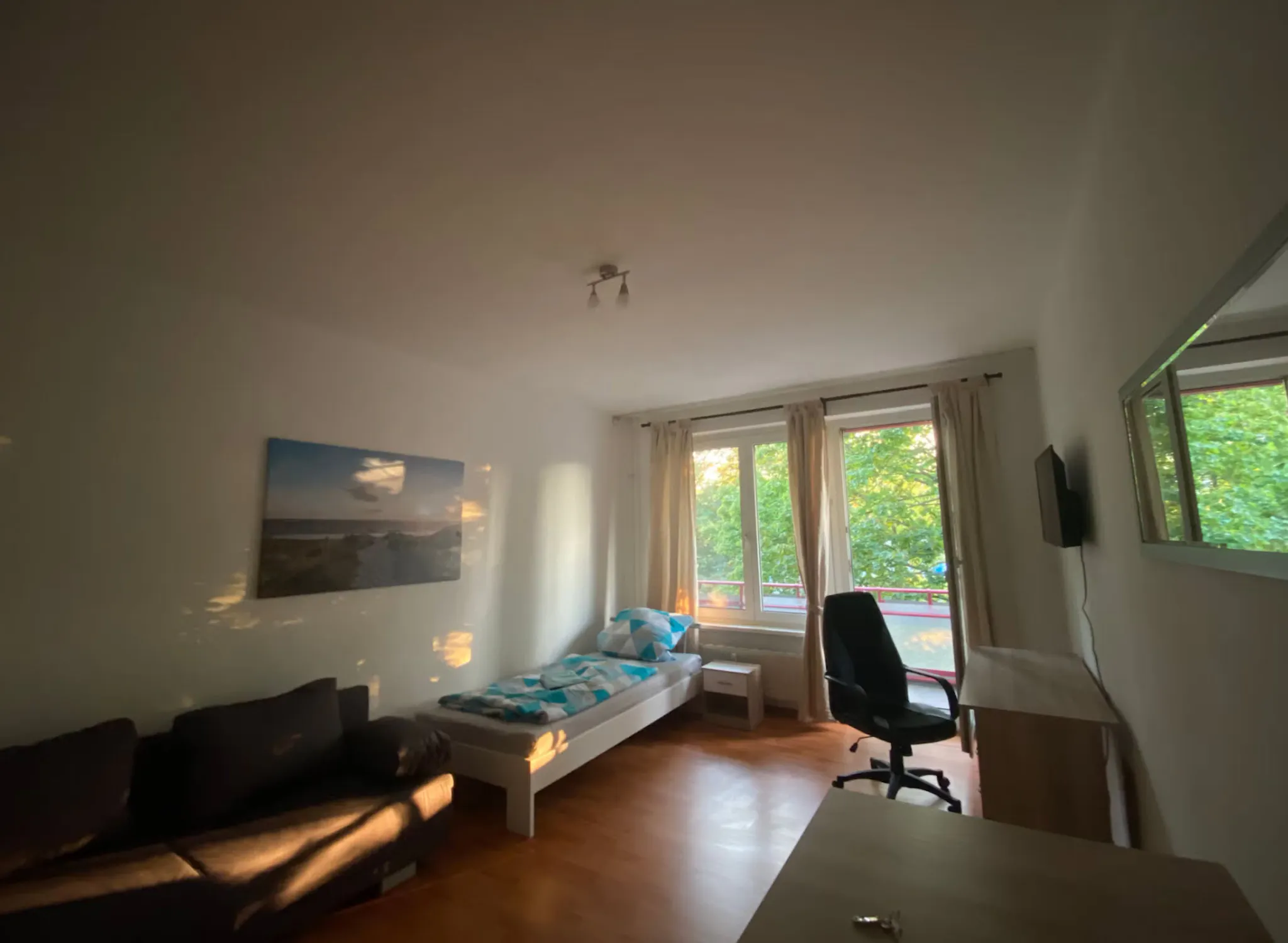 Platanenweg, Berlin preview