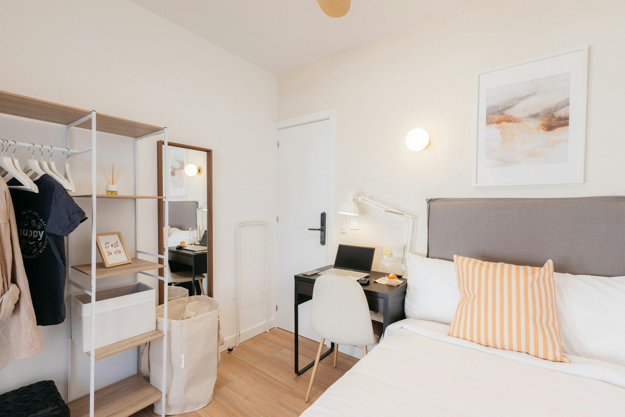 Private room for rent for €600 per month in Valencia, Carrer de Totana