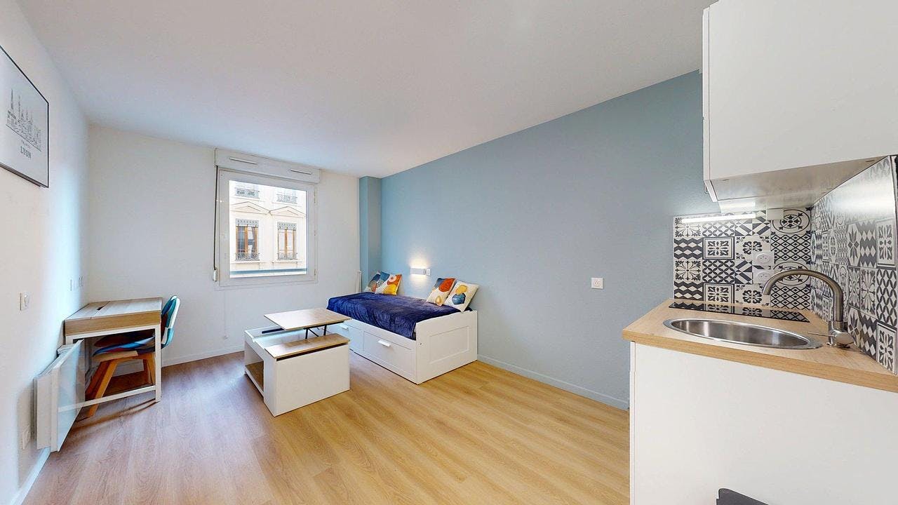 Студія за оренду для 615 EUR на місяць у Lyon, Grande Rue de la Guillotière