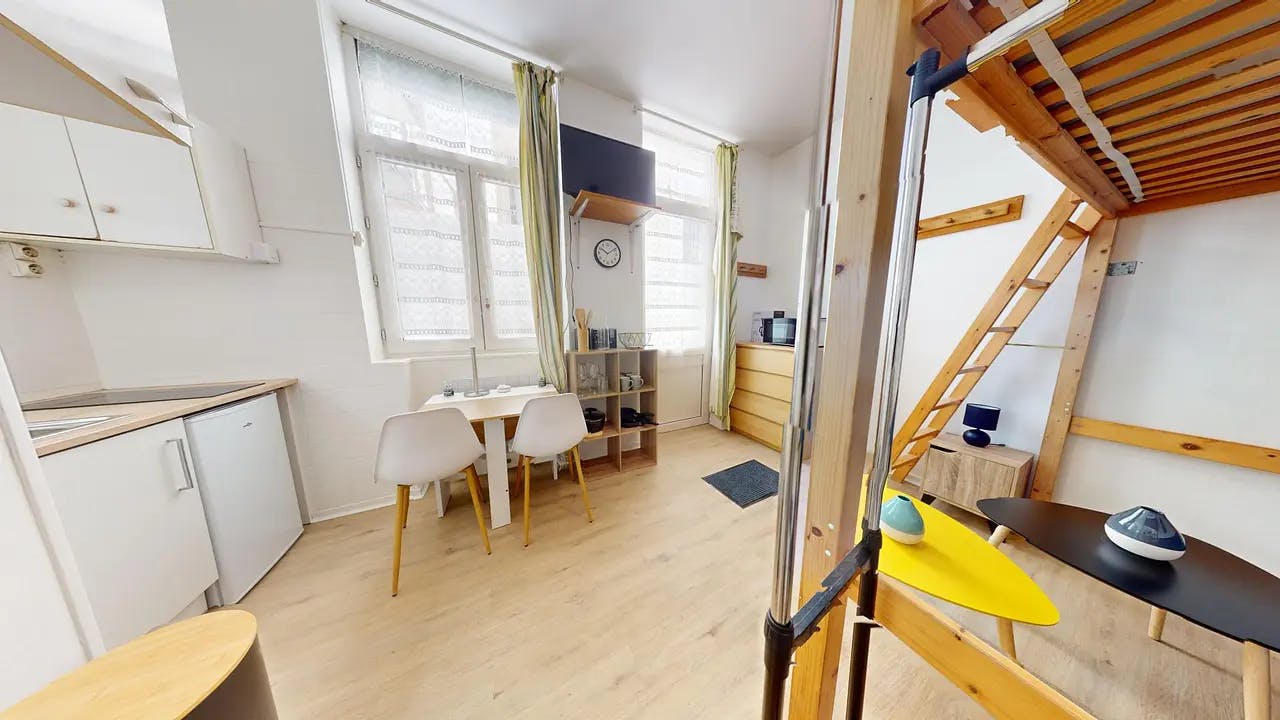 Студія за оренду для 682 EUR на місяць у Lyon, Rue de Marseille