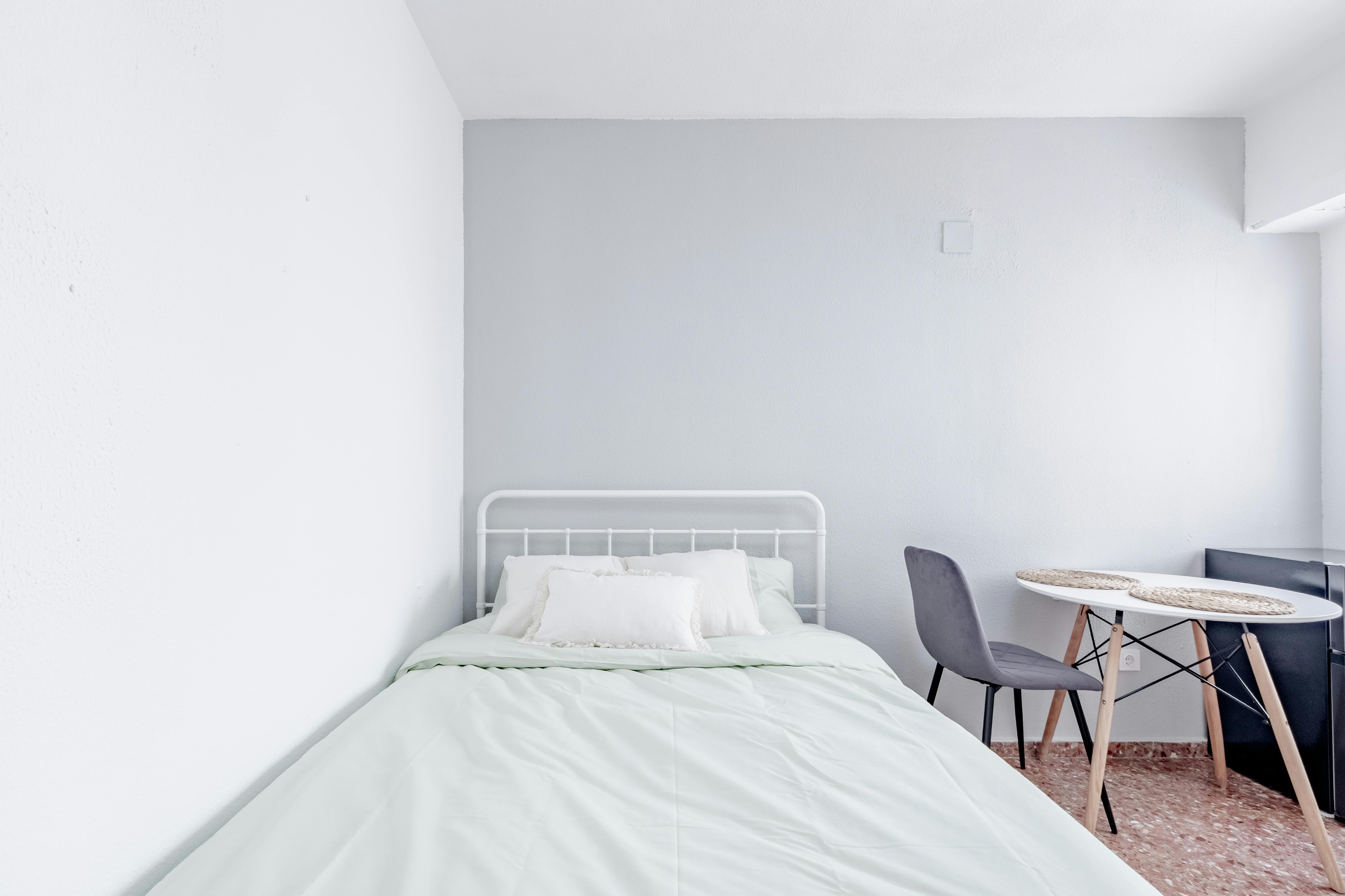 Single room Aldaia, 1 bed, 12m² — photo 9