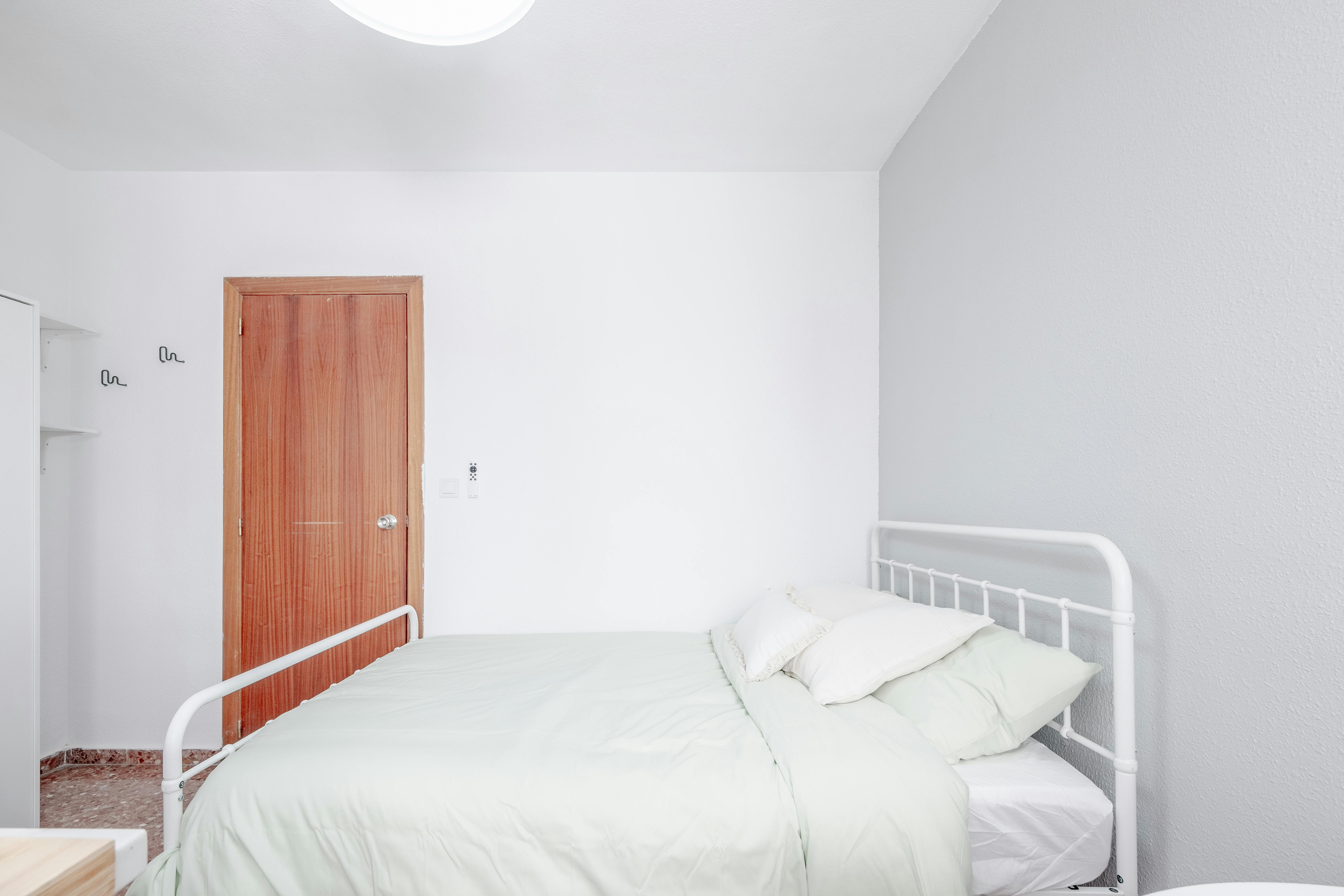 Single room Aldaia, 1 bed, 12m² — photo 3