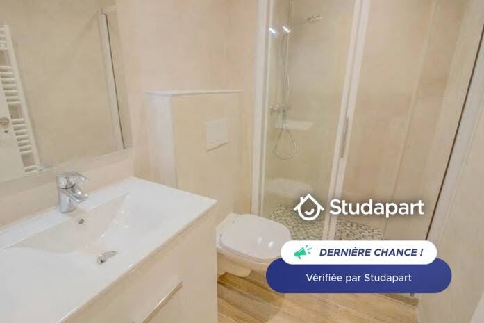 Apartment for rent on Boulevard du Président Wilson, Antibes - Prikaz 4