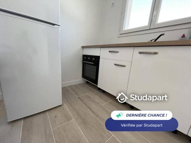 Appartamento in affitto a 895 € al mese a Éguilles, Les Plantiers