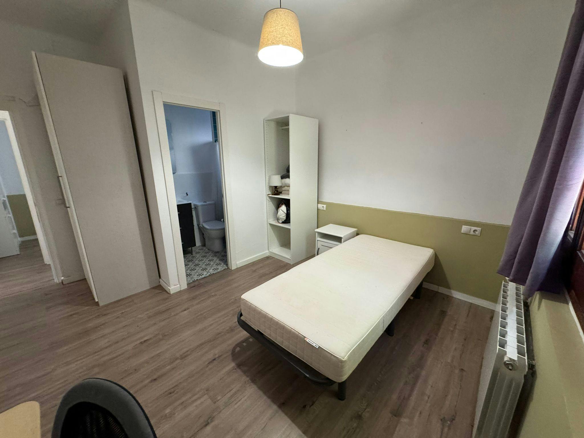 Single room Cerdanyola Del Vallès, 1 bed, 13m² — photo 3