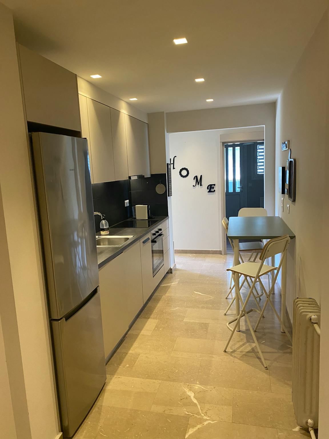 Fivis, Glifada preview