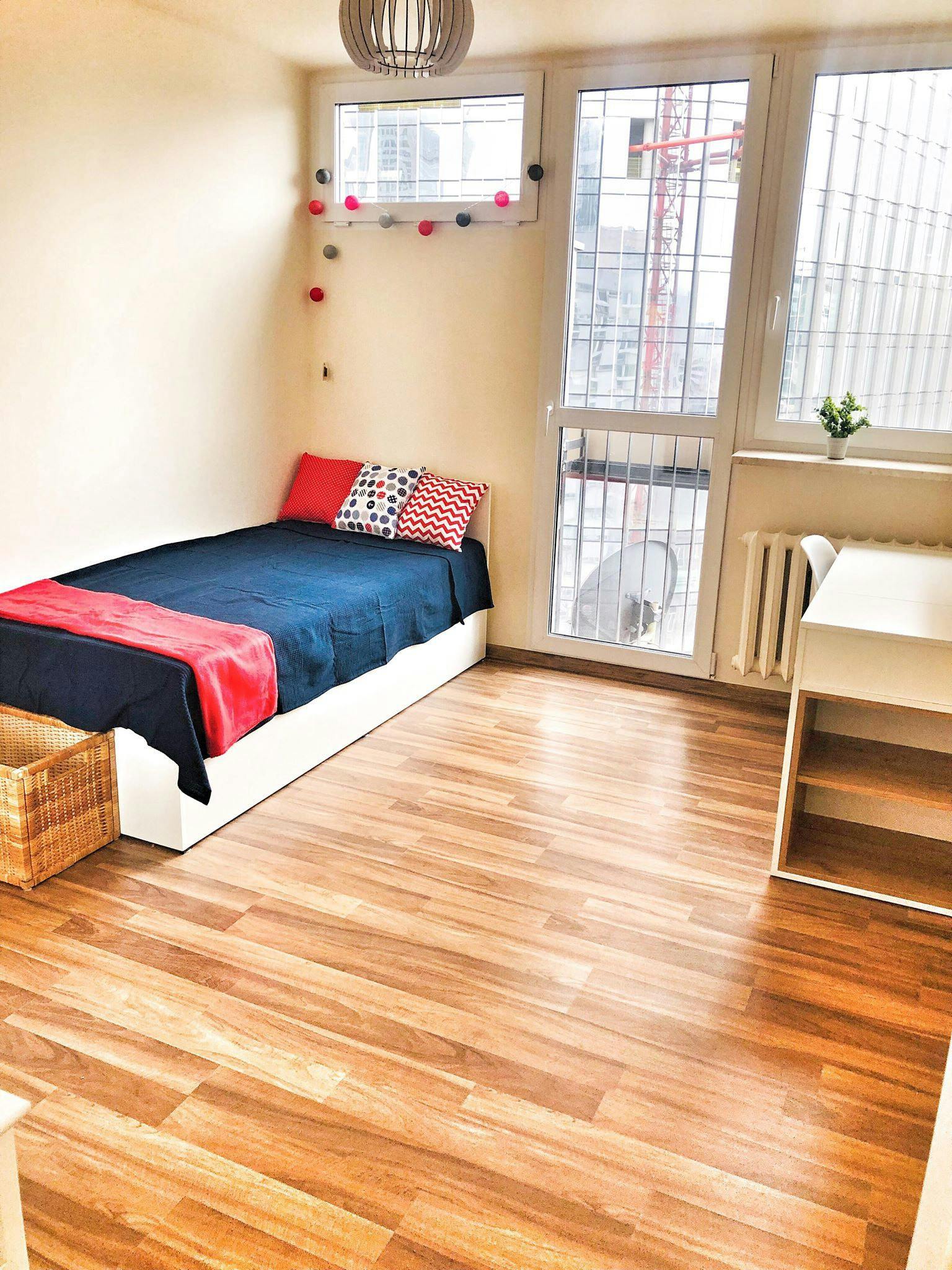 Icchoka Lejba Pereca, Warsaw preview