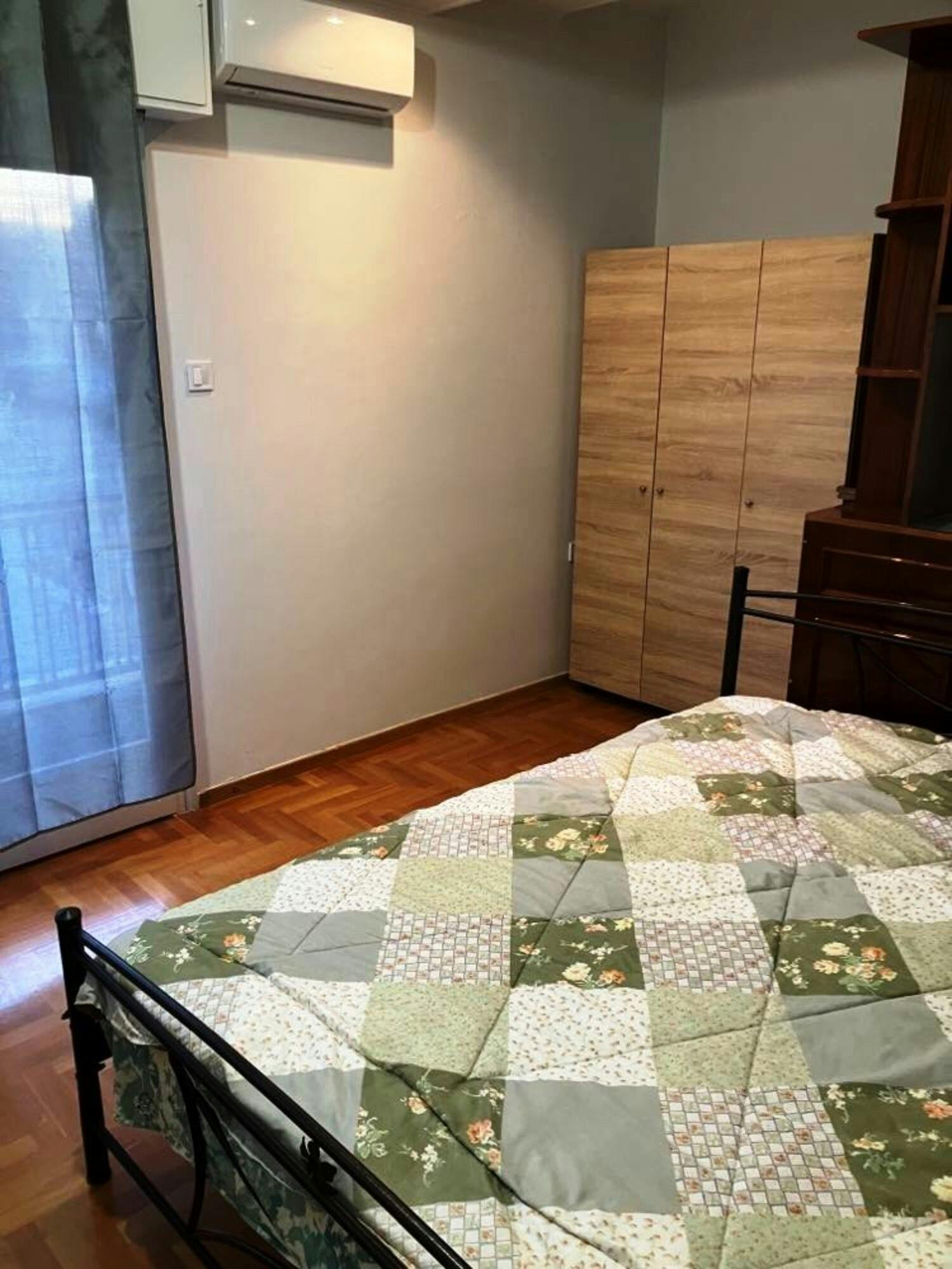 WG-Zimmer zu mieten für 330 € pro Monat in Néa Ionía, Smirnis