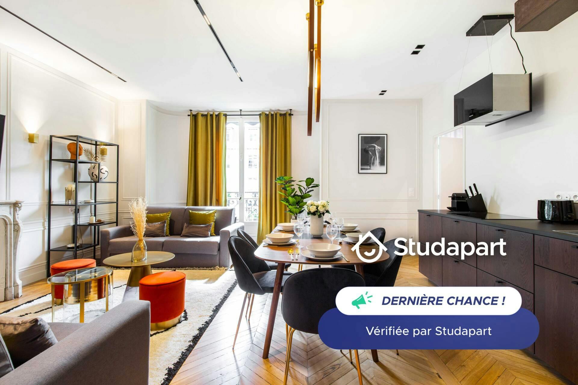 Apartment for rent for €4,950 per month in Paris, Rue de Lyon