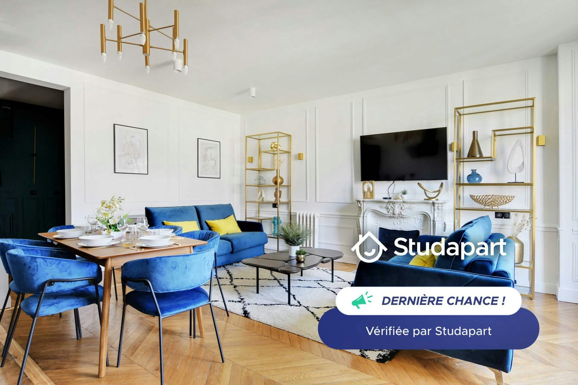 Apartment for rent for €4,950 per month in Paris, Rue de Lyon