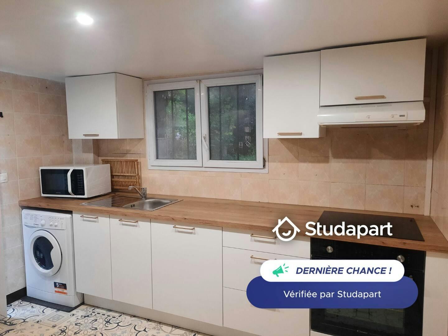 Casa para alugar por € 730 por mês em Ris-Orangis, Place des Fusillés