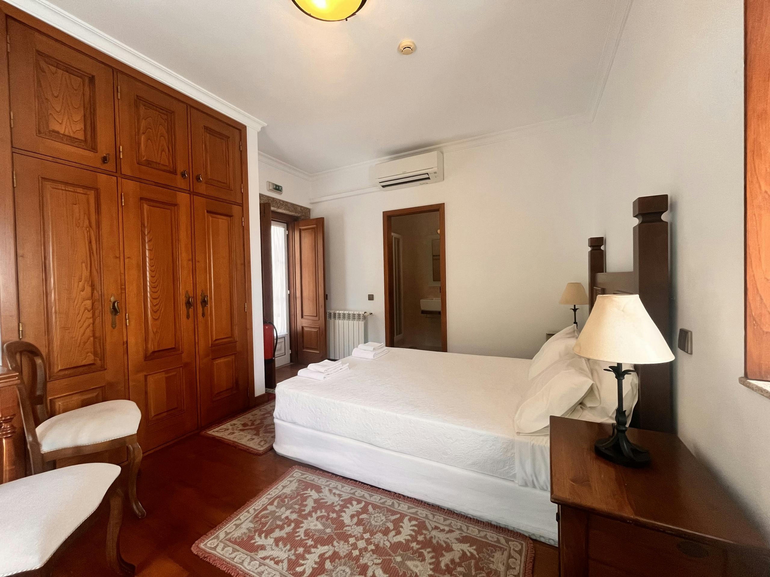 Квартира сдается в аренду за 1 000 € в месяц в Pedraça, Rua de St.ª Bárbara