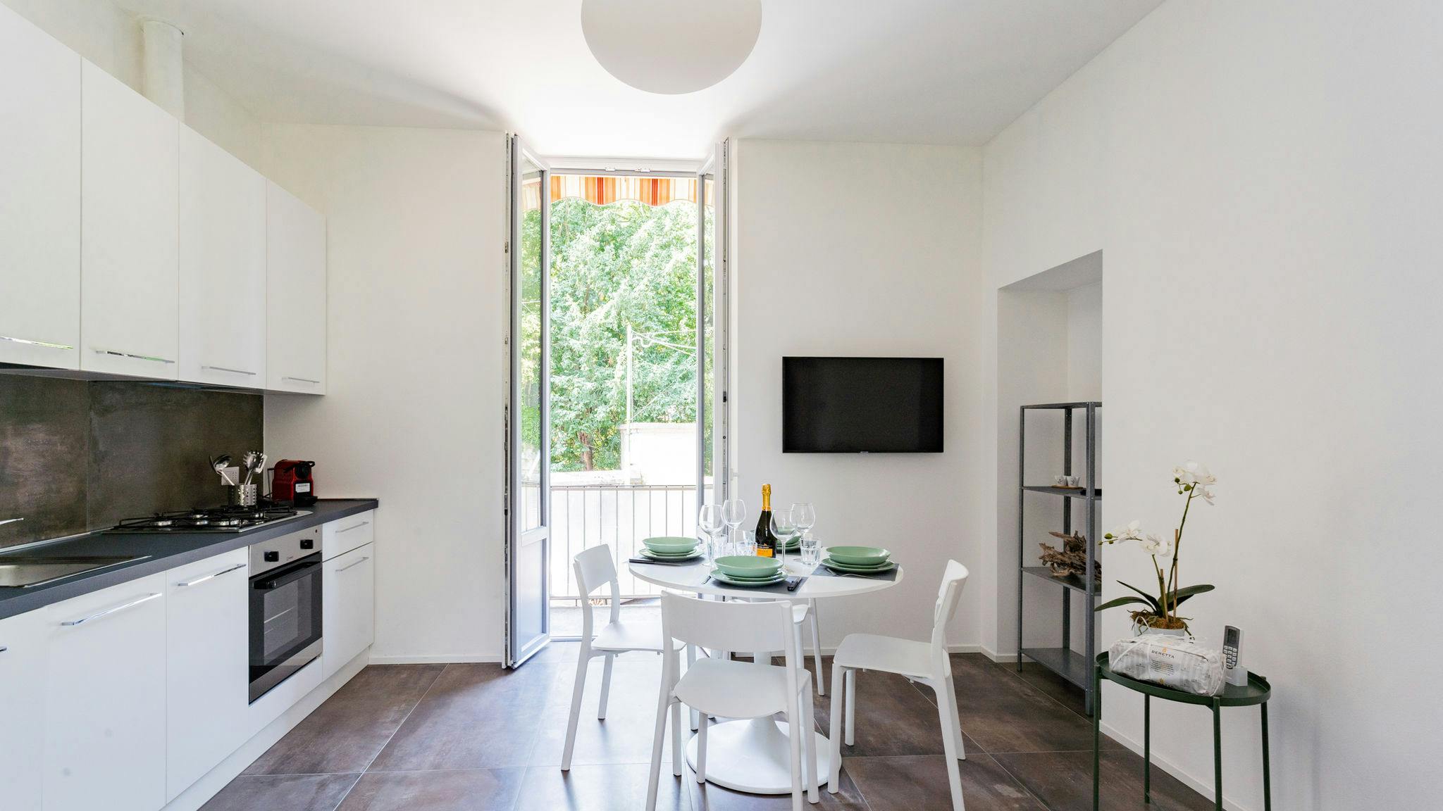 Apartment for rent for €1 per month in Cernobbio, Via Vincenzo Monti
