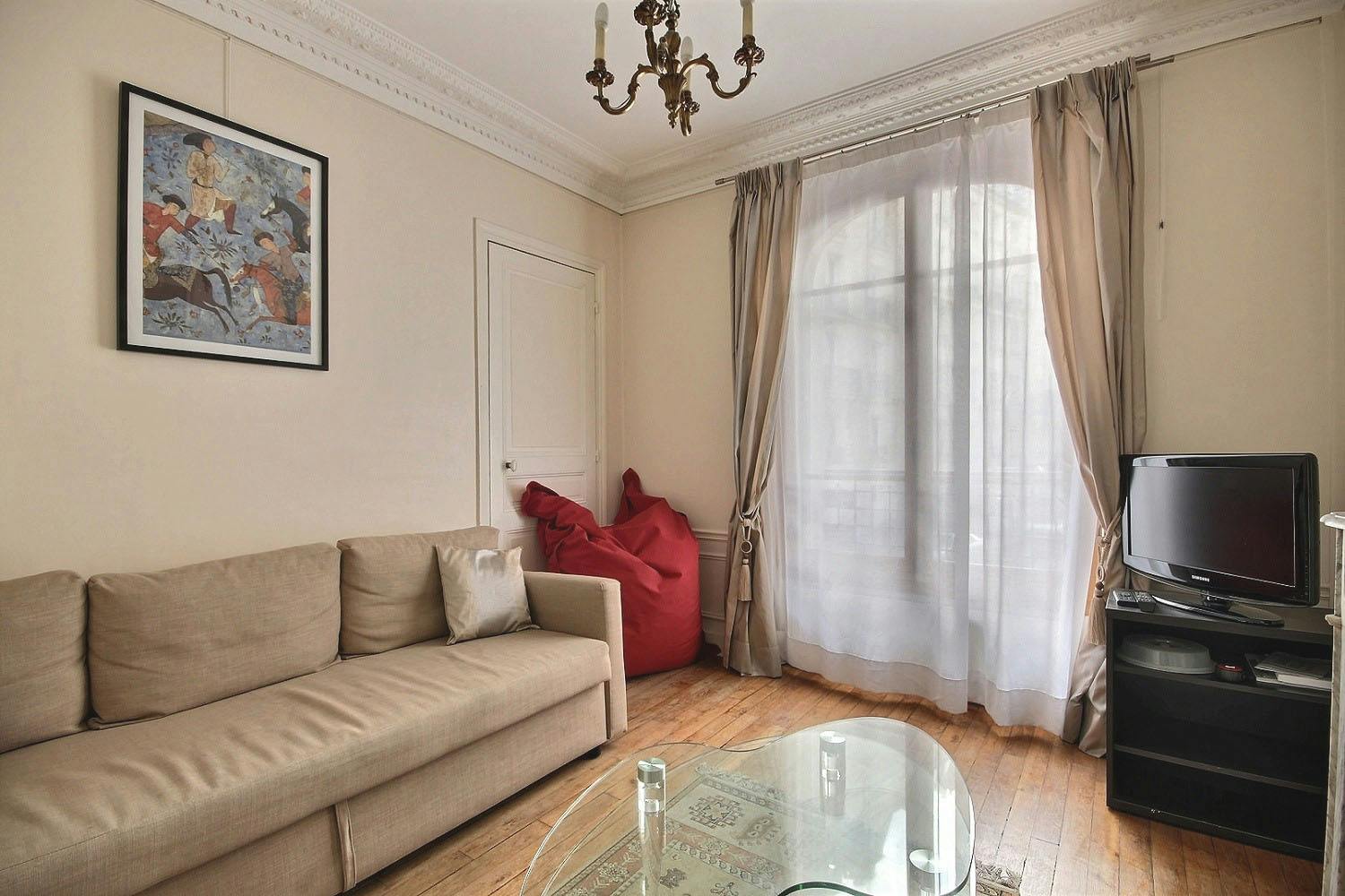 1-Bedroom Apartment in Rue Clodion, Paris (1641883) ROOM