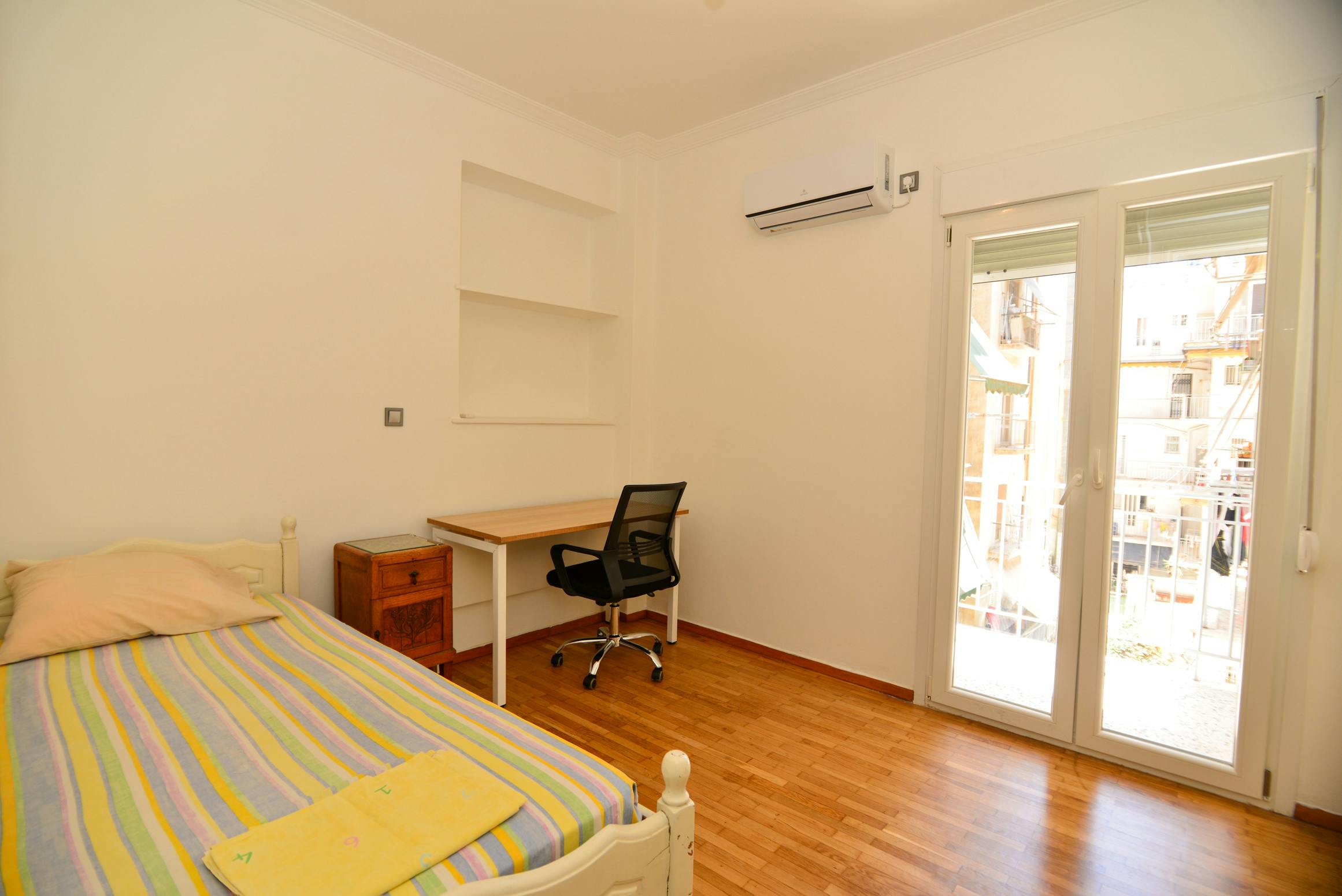 Privé kamer te huur voor € 290 per maand in Athens, Parrasiou
