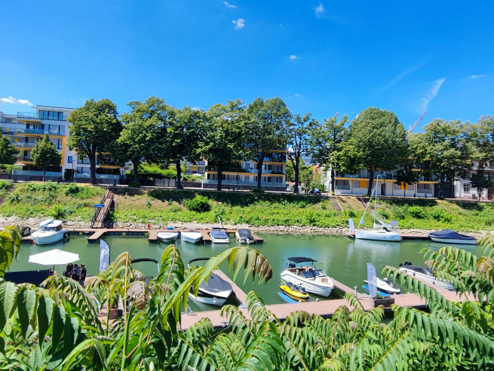 Apartment for rent for €2,999 per month in Mainz, Am Winterhafen