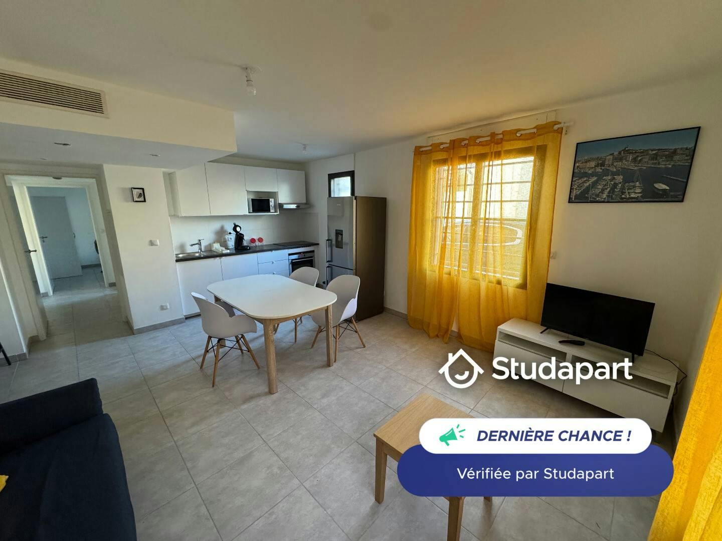 Apartment for rent for €1,100 per month in Marseille, Boulevard Sainte-Anne