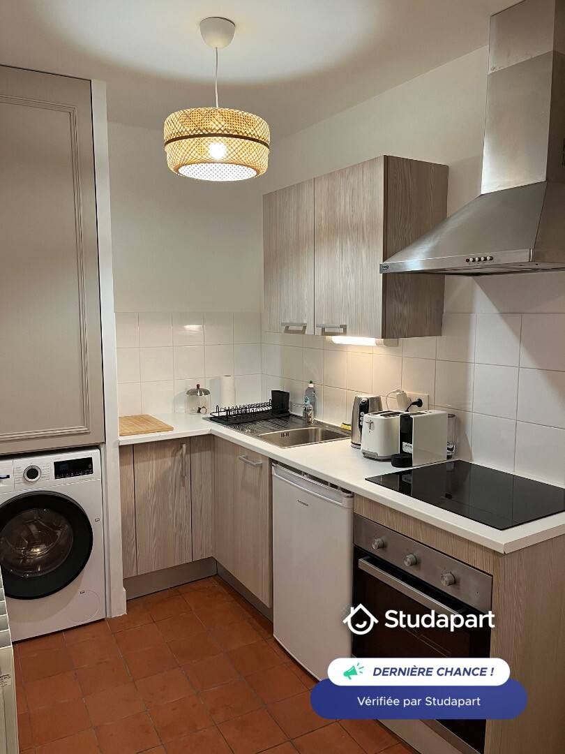 Wohnung zu mieten für 1.010 € pro Monat in Aix-en-Provence, Rue Mignet